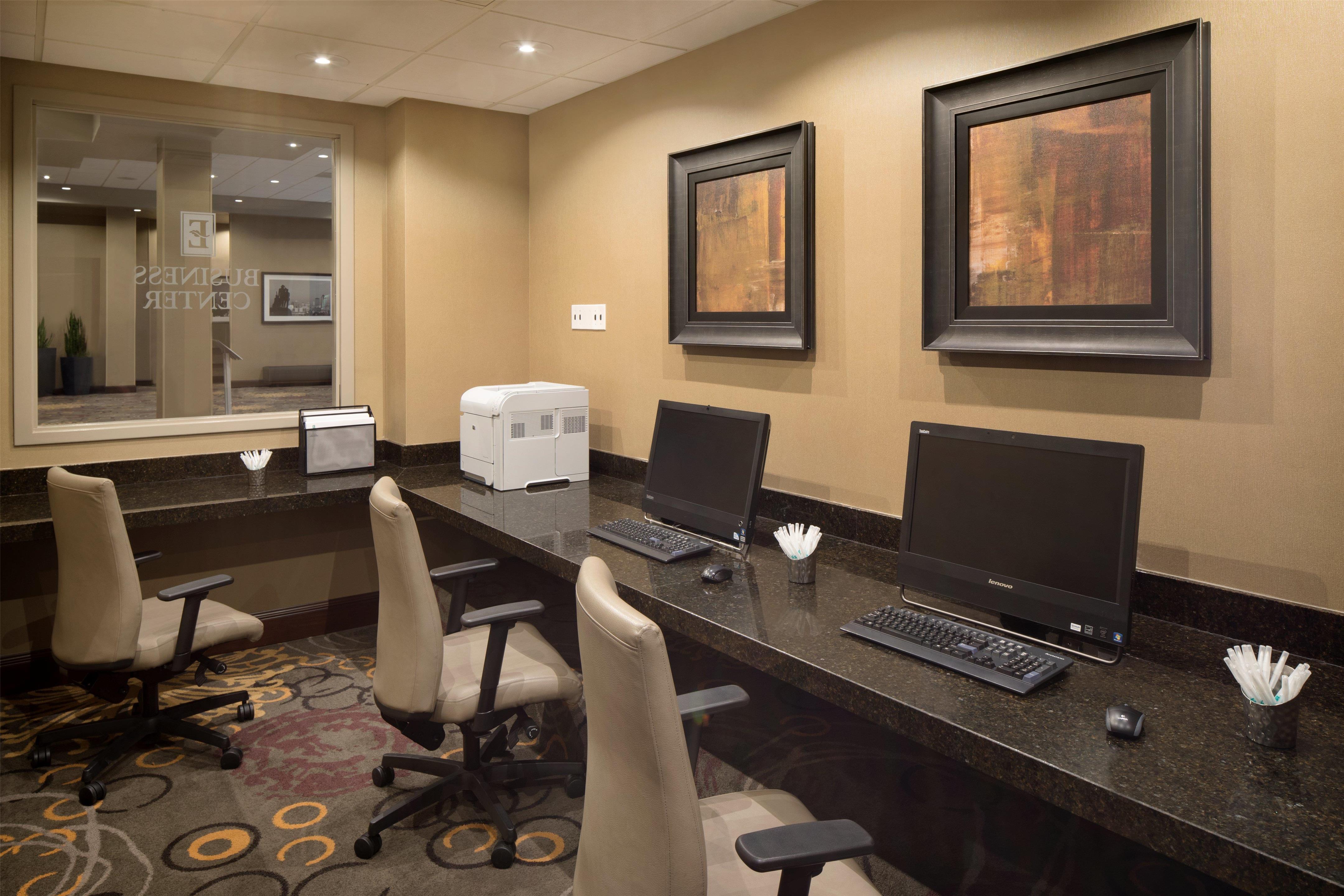 Business Center | Embassy Suites Hotel Des Moines Downtown