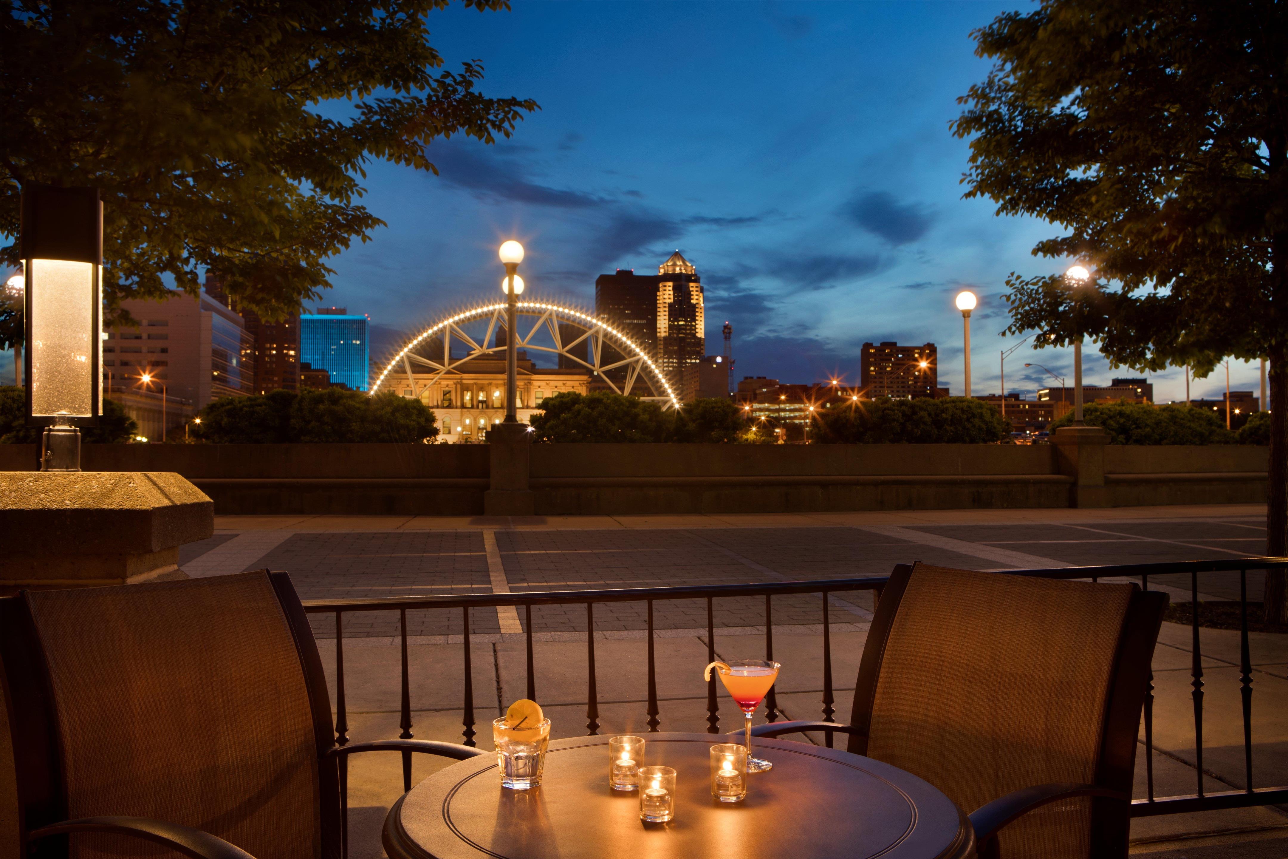 Exterior | Embassy Suites Hotel Des Moines Downtown