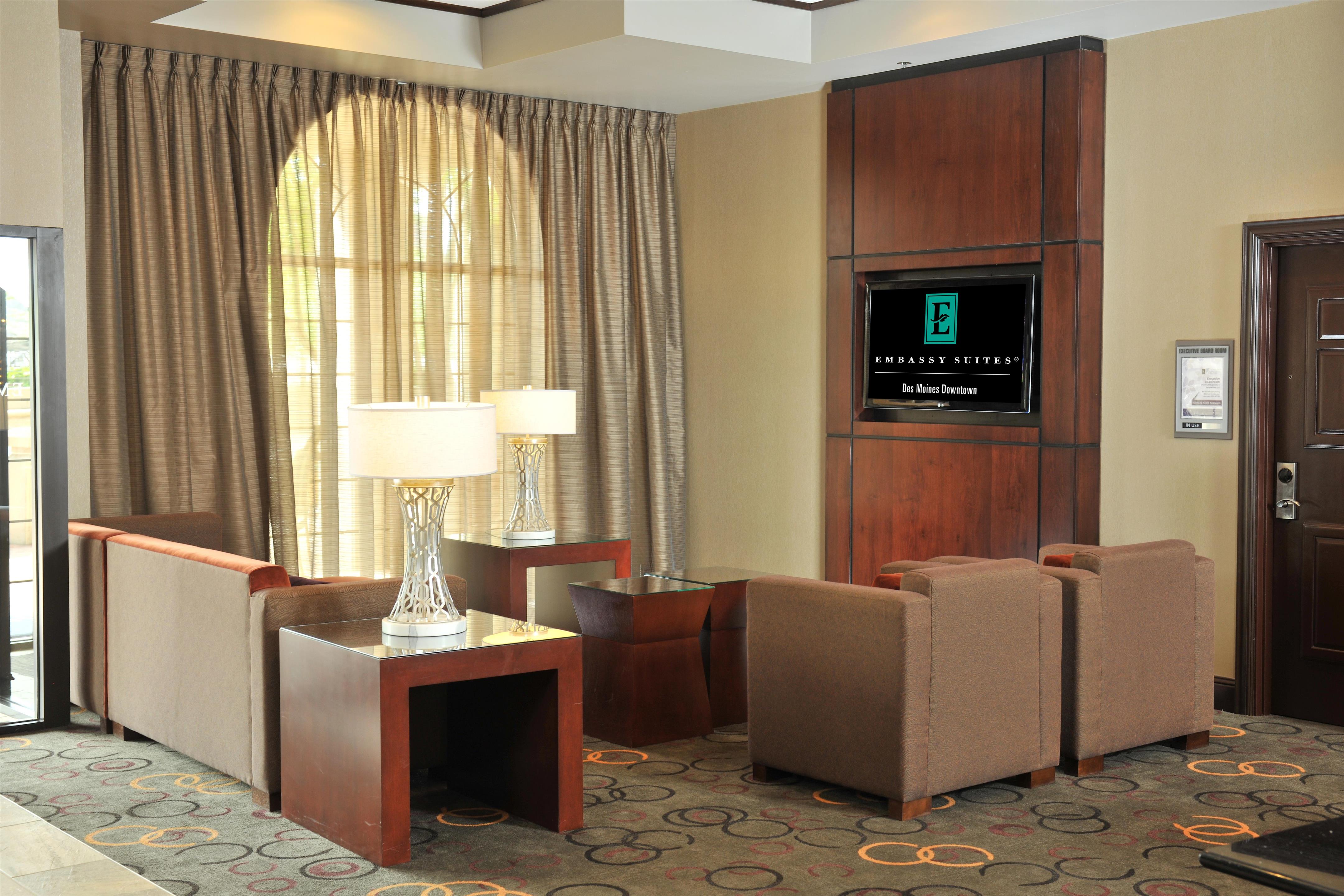 Reception | Embassy Suites Hotel Des Moines Downtown
