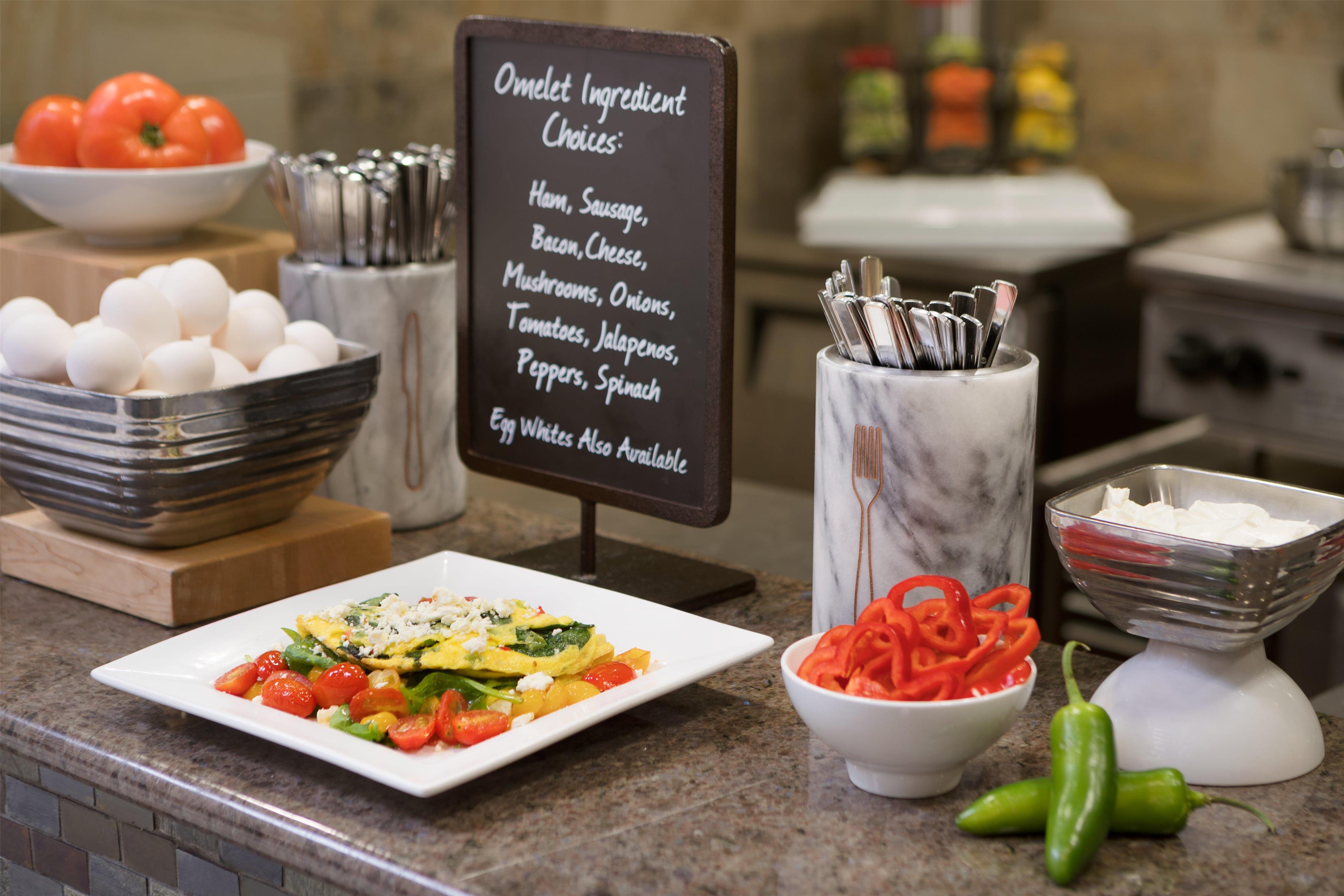 Restaurant | Embassy Suites Hotel Des Moines Downtown