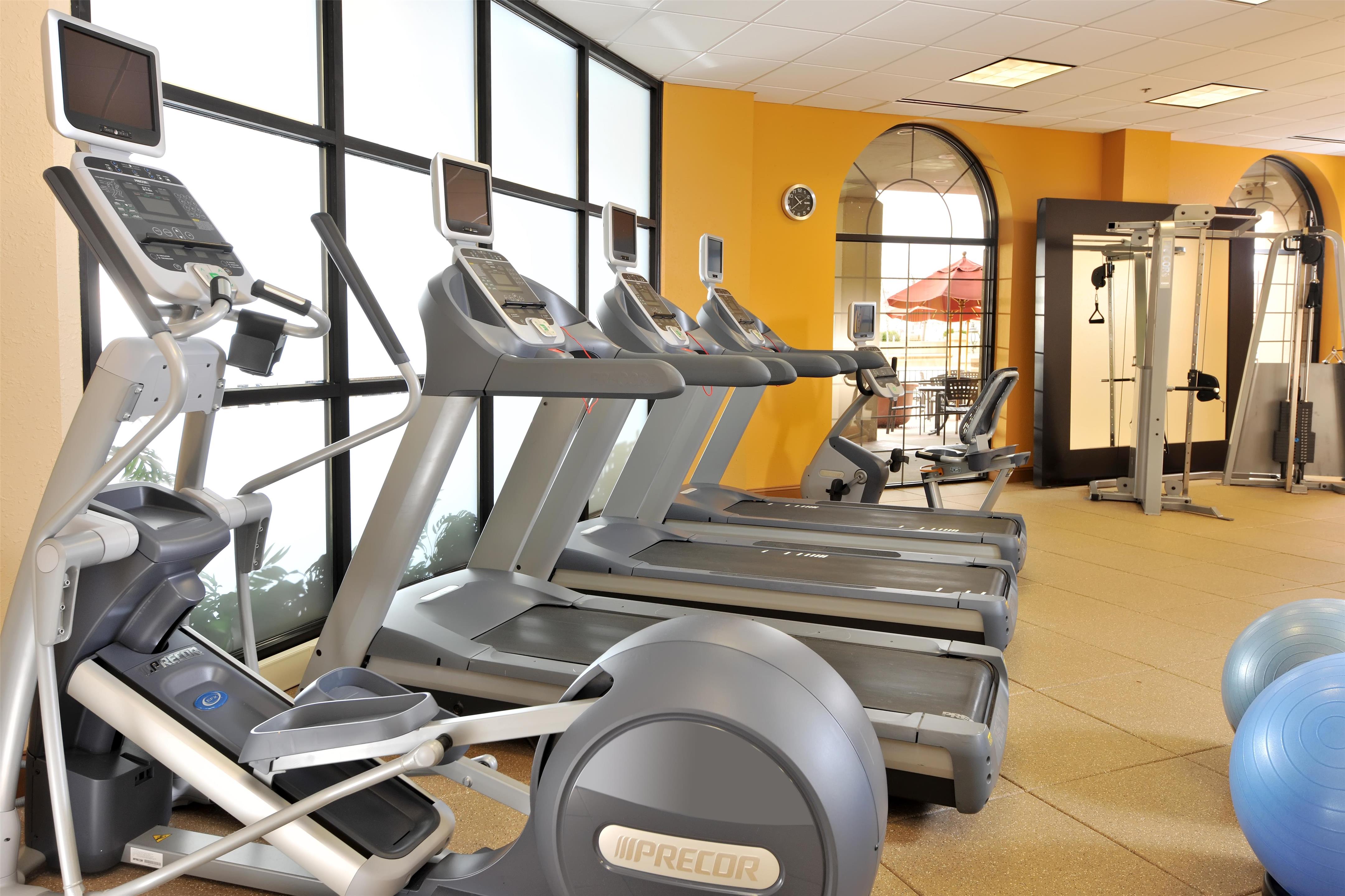 Health club fitness center gym | Embassy Suites Hotel Des Moines Downtown