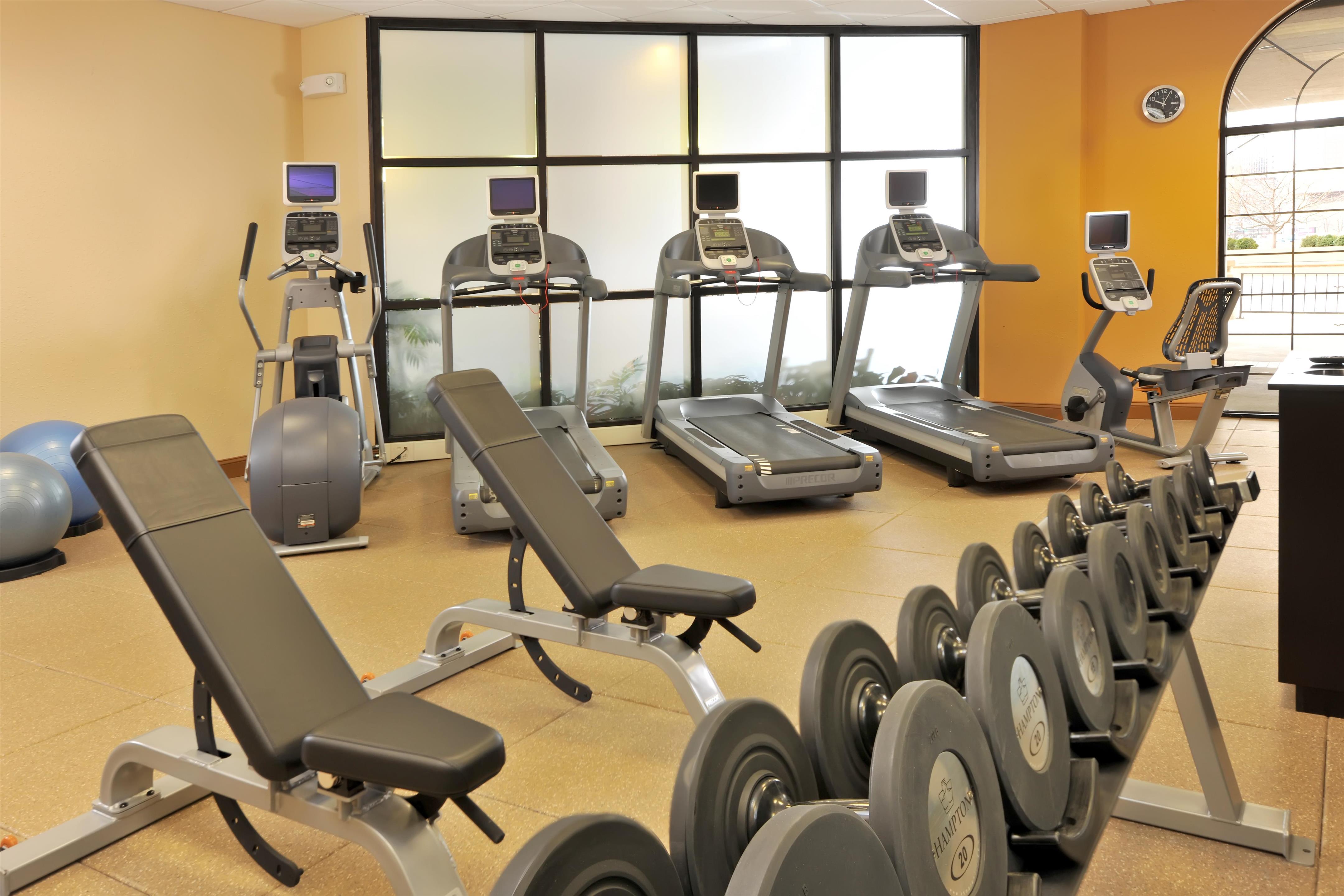Health club fitness center gym | Embassy Suites Hotel Des Moines Downtown