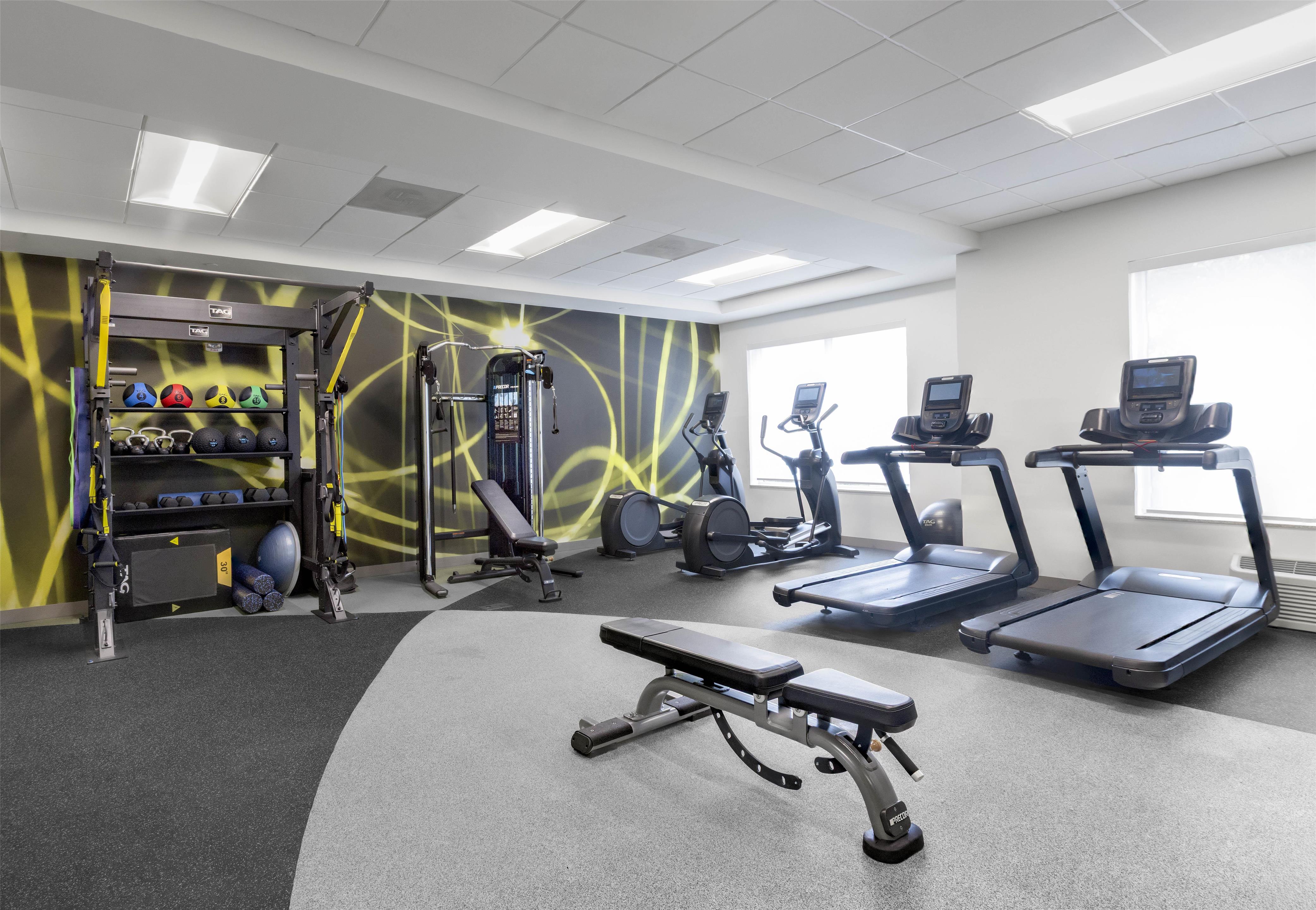 Health club fitness center gym | Hilton Garden Inn Des Moines/Urbandale