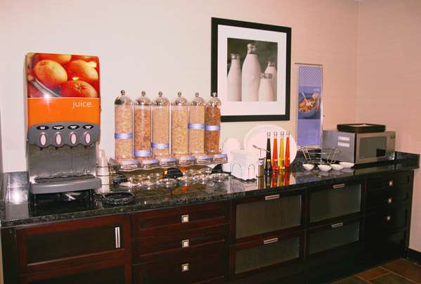 Restaurant - Hampton Inn & Suites Canton - I-275, Exit 25