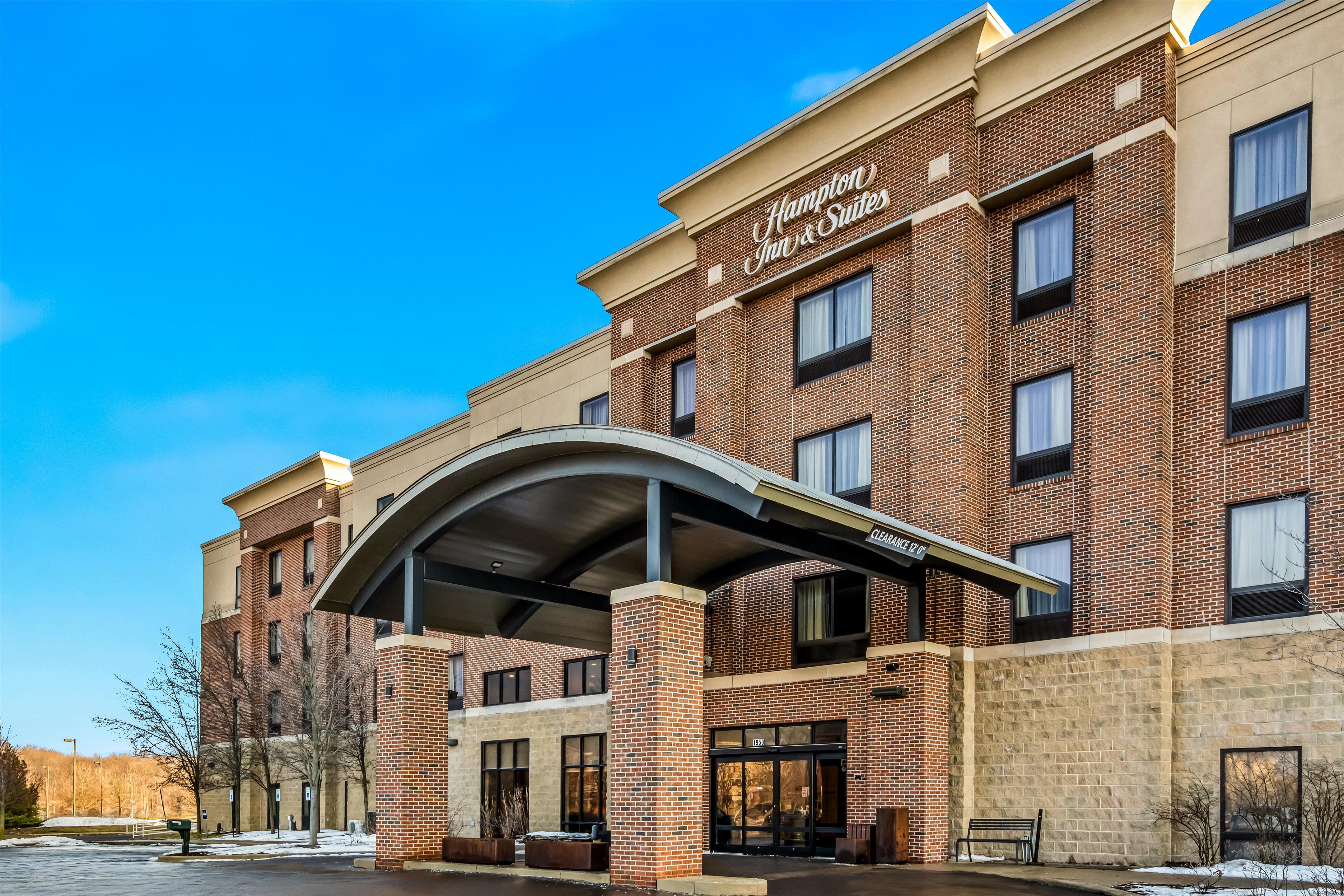 Exterior | Hampton Inn & Suites Detroit-Canton