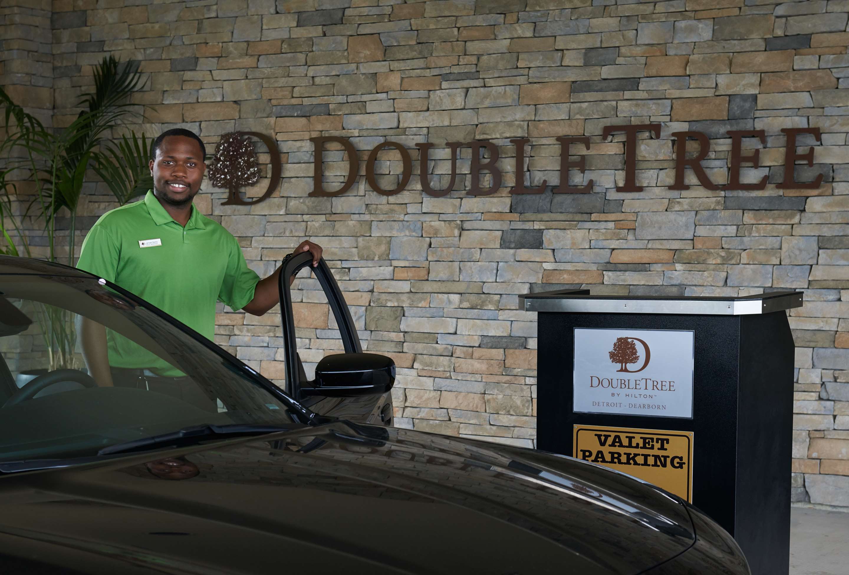 Exterior | DoubleTree by Hilton Dearborn