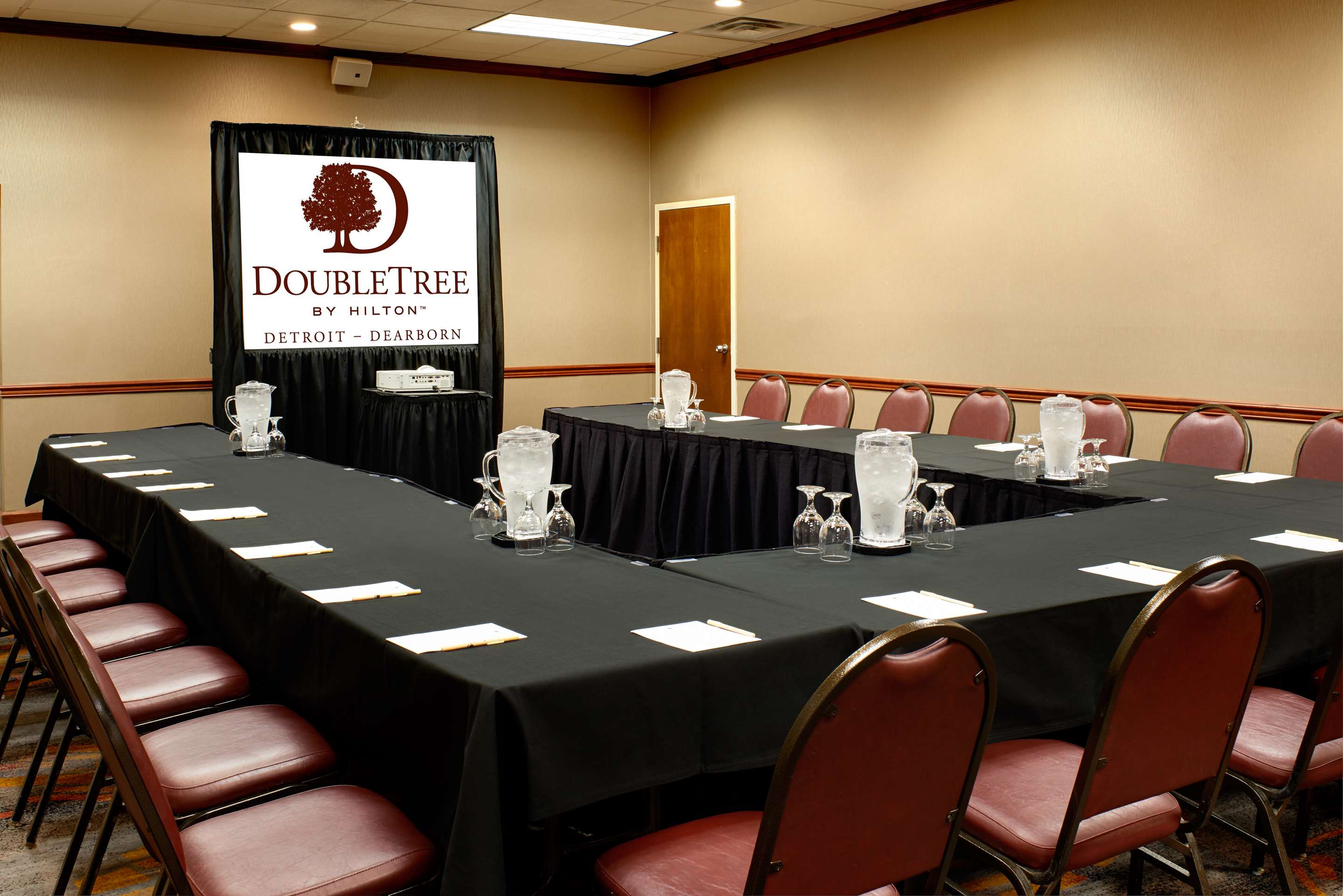 Meeting Room | DoubleTree by Hilton Dearborn