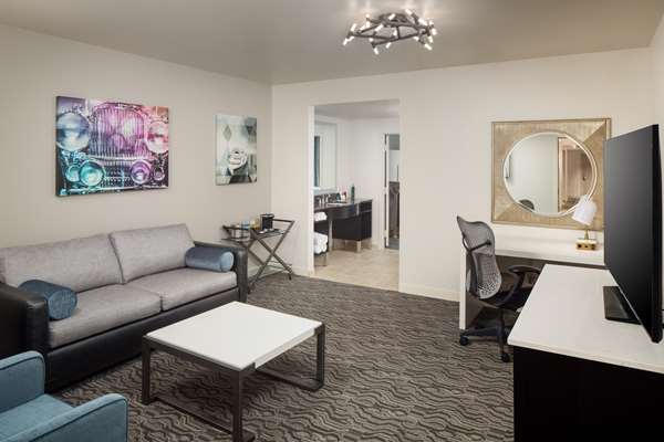  - DoubleTree Suites by Hilton Hotel Detroit