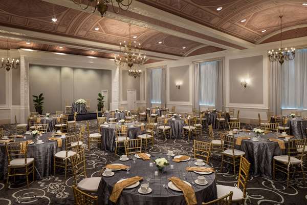  - DoubleTree Suites by Hilton Hotel Detroit