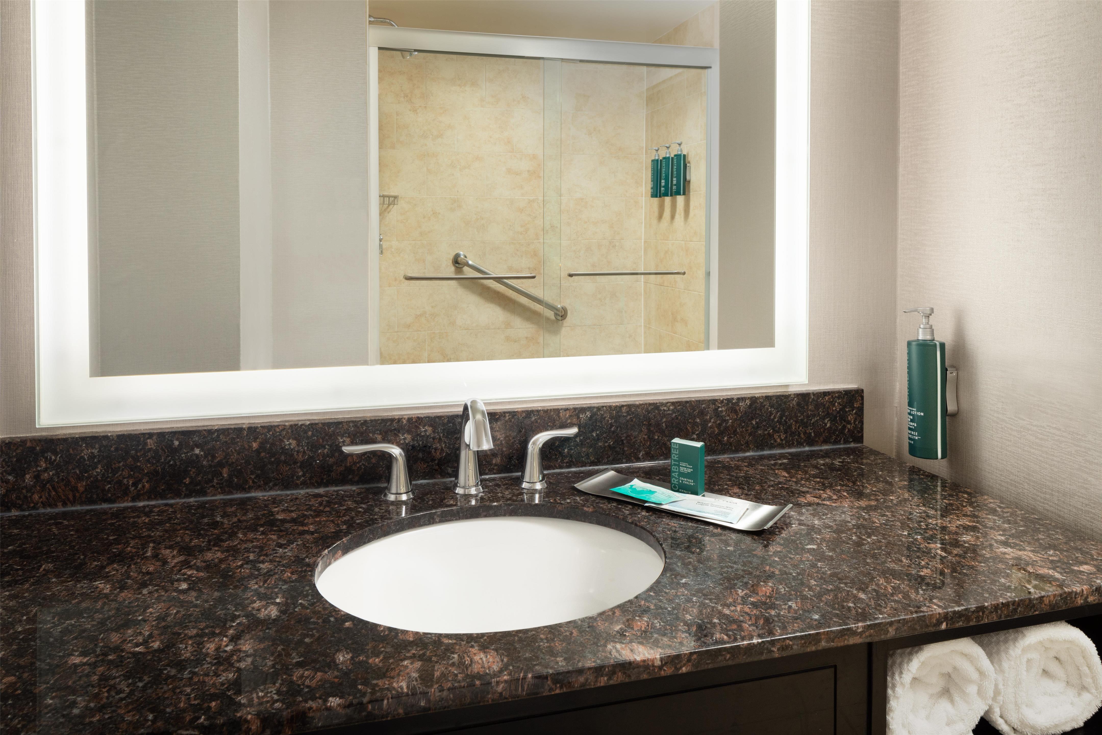 Guest room bath