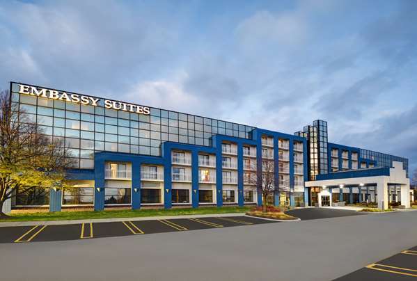 Exterior view - Embassy Suites Livonia - I-96 & I-275, Exit 169