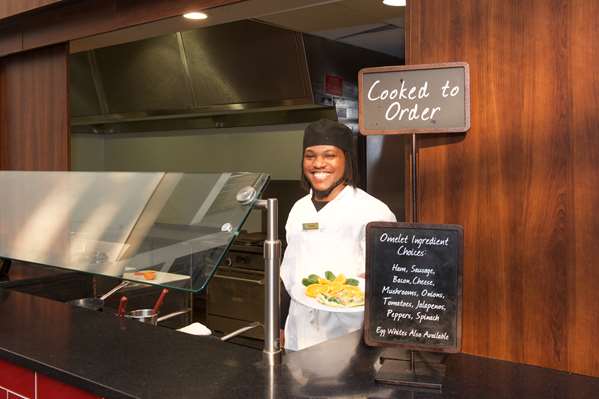 Restaurant - Embassy Suites Livonia - I-96 & I-275, Exit 169