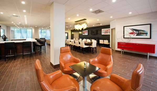 Restaurant - Embassy Suites Livonia - I-96 & I-275, Exit 169