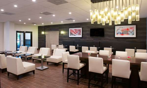 Restaurant - Embassy Suites Livonia - I-96 & I-275, Exit 169