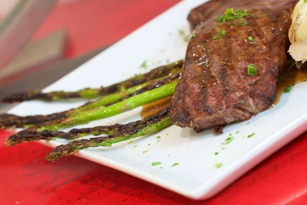 Restaurant - Embassy Suites Livonia - I-96 & I-275, Exit 169