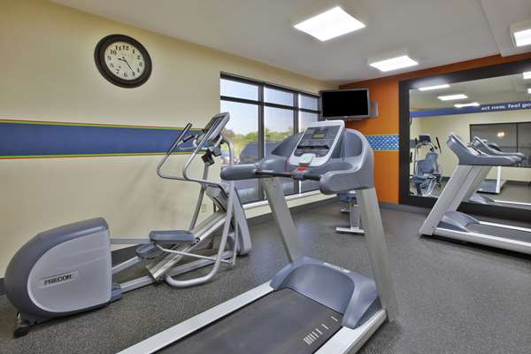Fitness/ Exercise Room - Hampton Inn Commerce Township