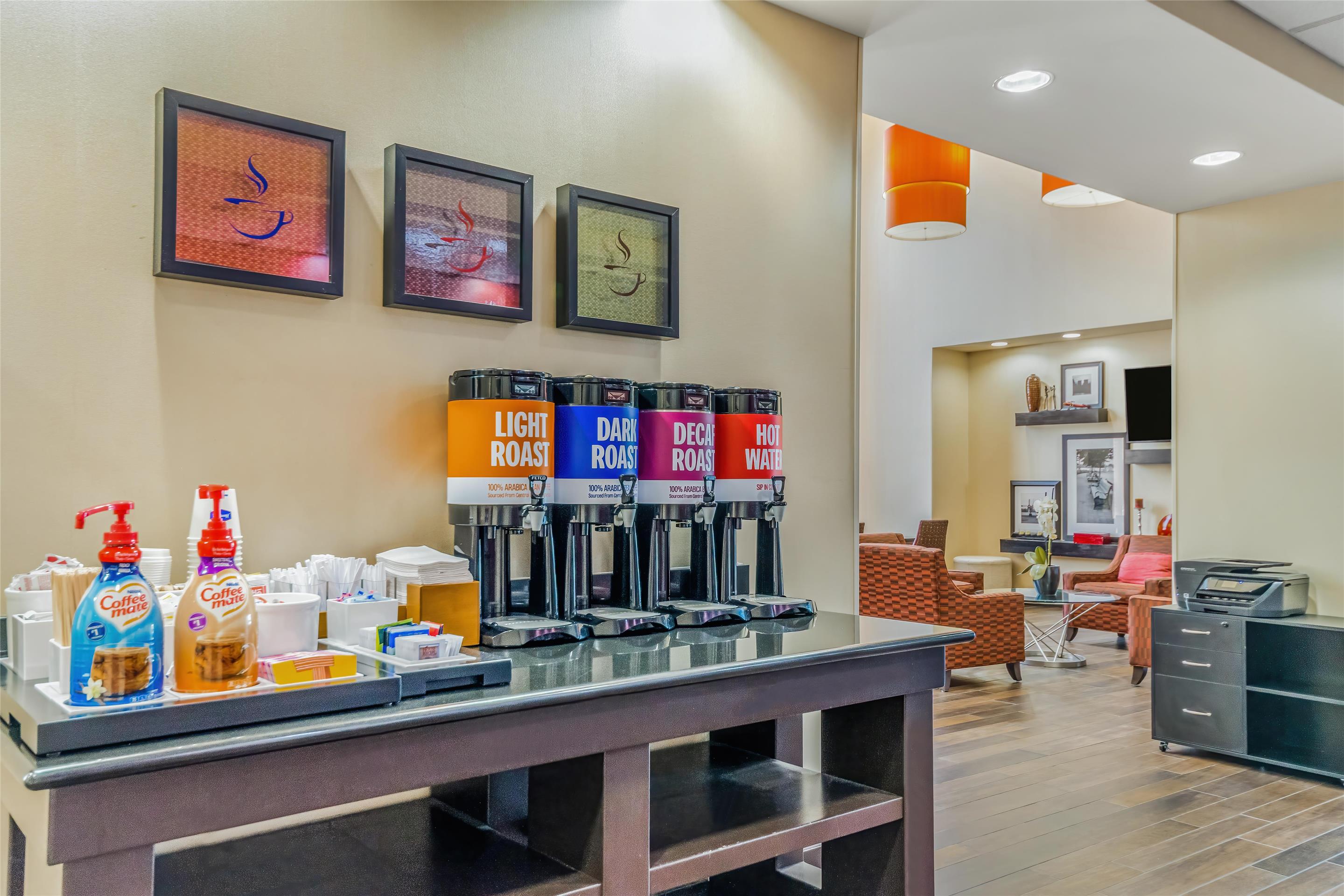 Restaurant | Hampton Inn & Suites Detroit / Airport - Romulus