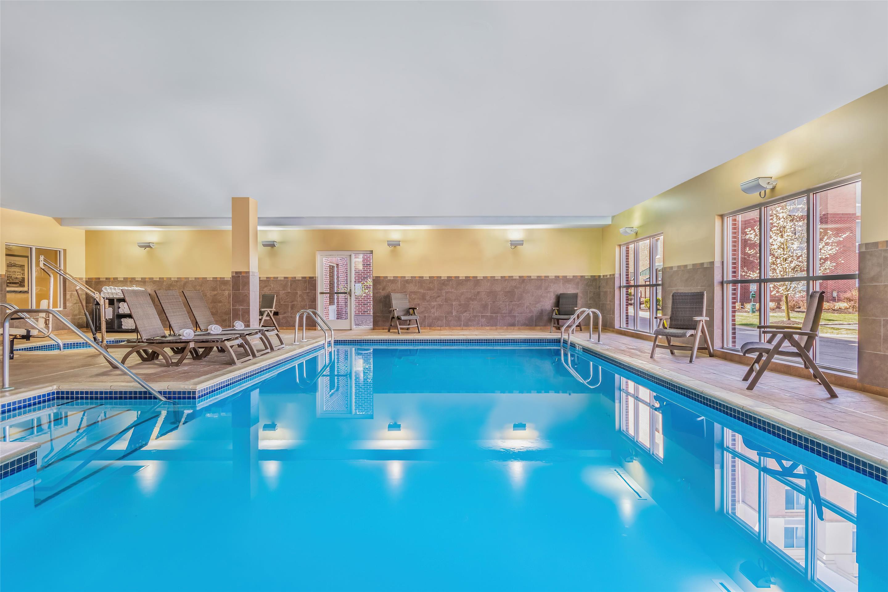 Pool | Hampton Inn & Suites Detroit / Airport - Romulus