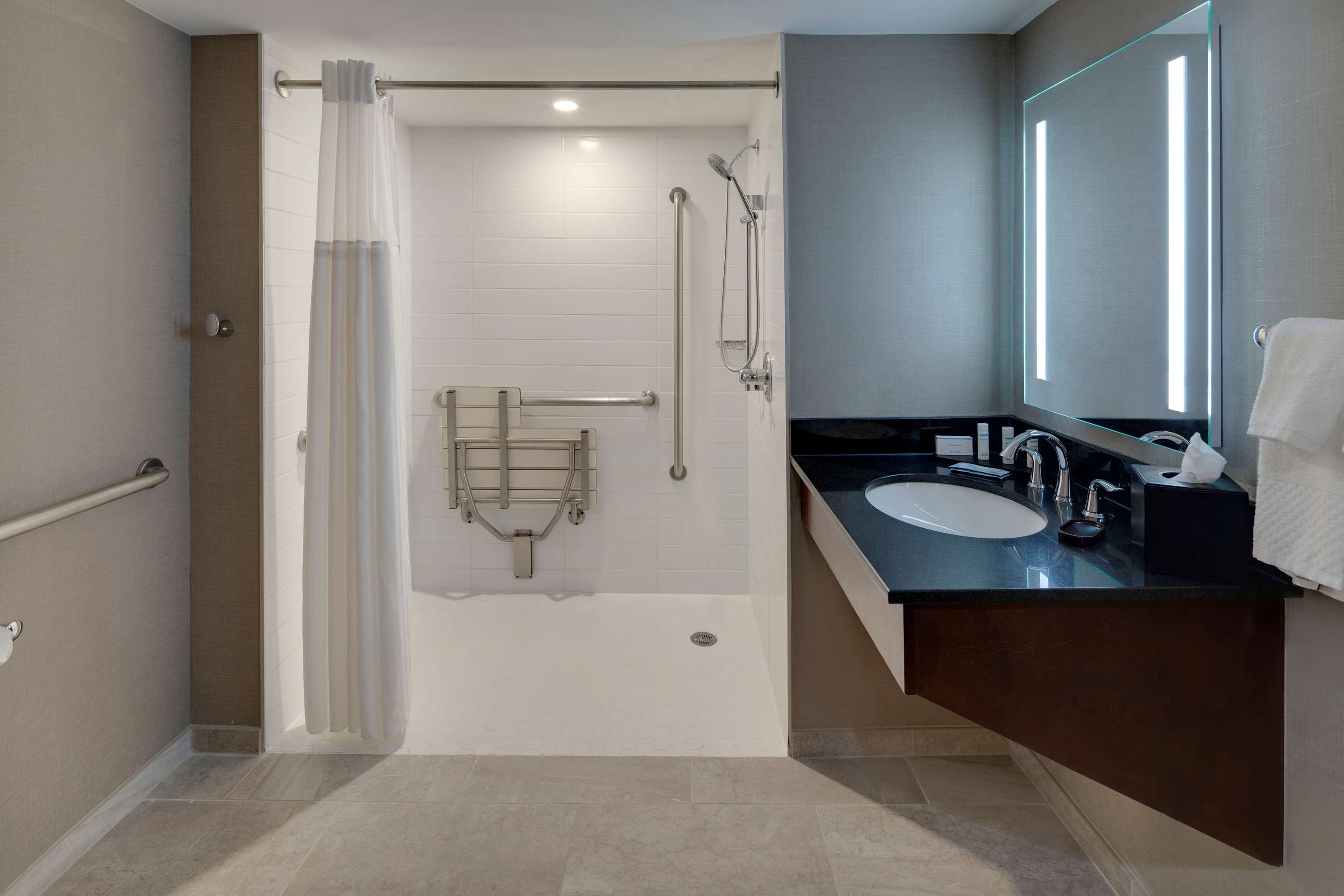 Guest room bath