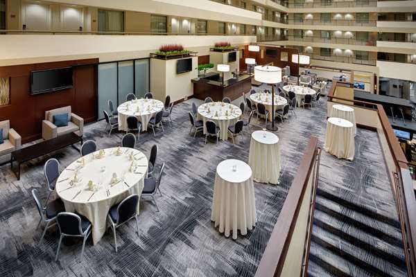 Restaurant - Embassy Suites Troy - I-75, Exit 72
