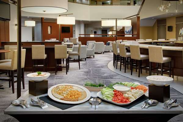 Restaurant - Embassy Suites Troy - I-75, Exit 72