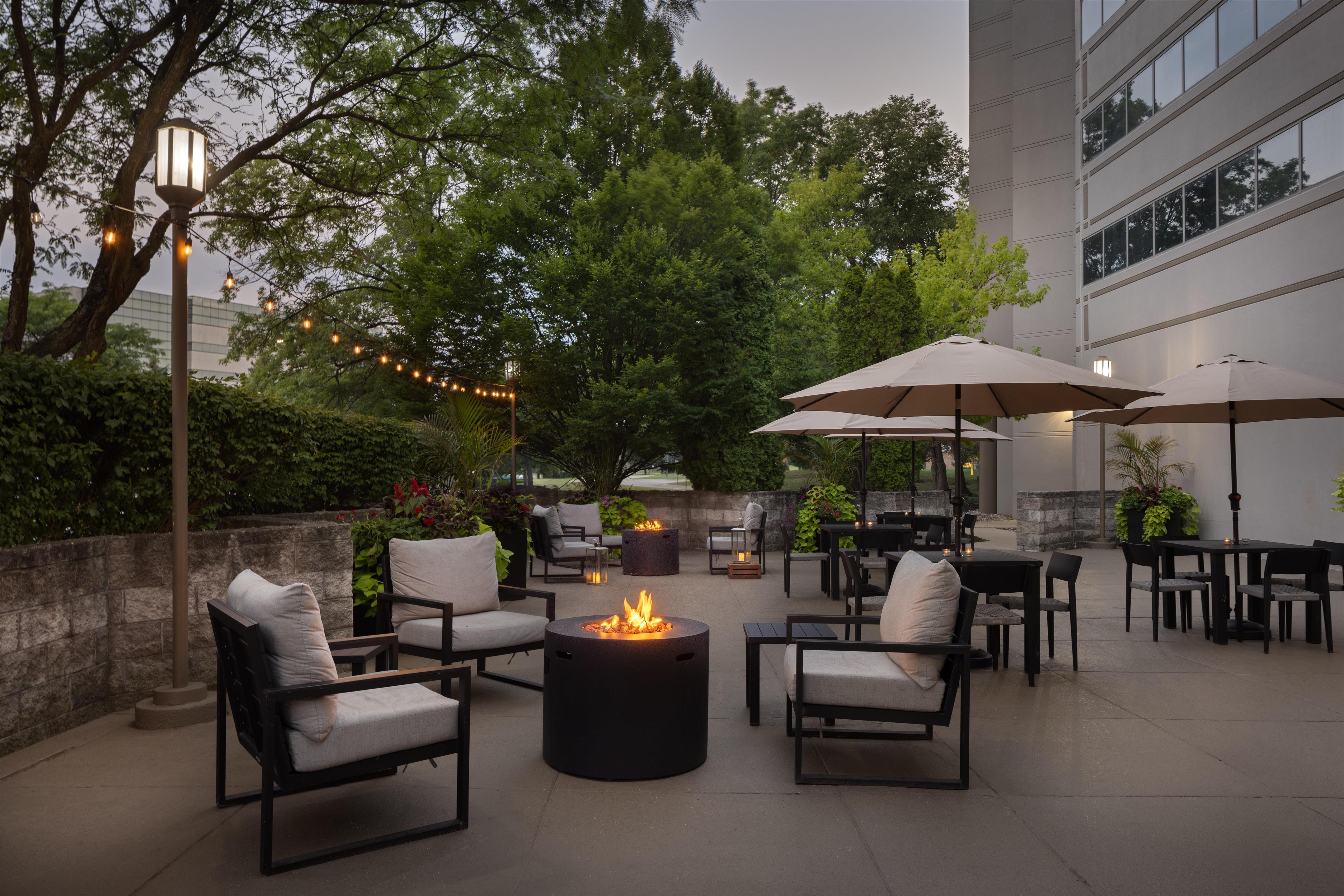 Exterior | Embassy Suites by Hilton Detroit Troy Auburn Hills