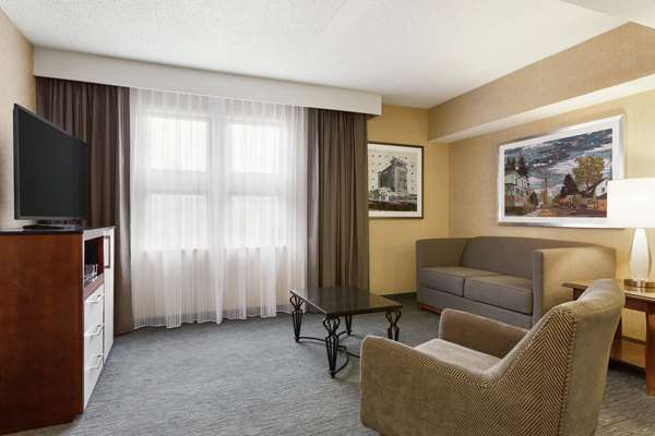  - DoubleTree by Hilton Hotel Novi - I-96, Exit 162