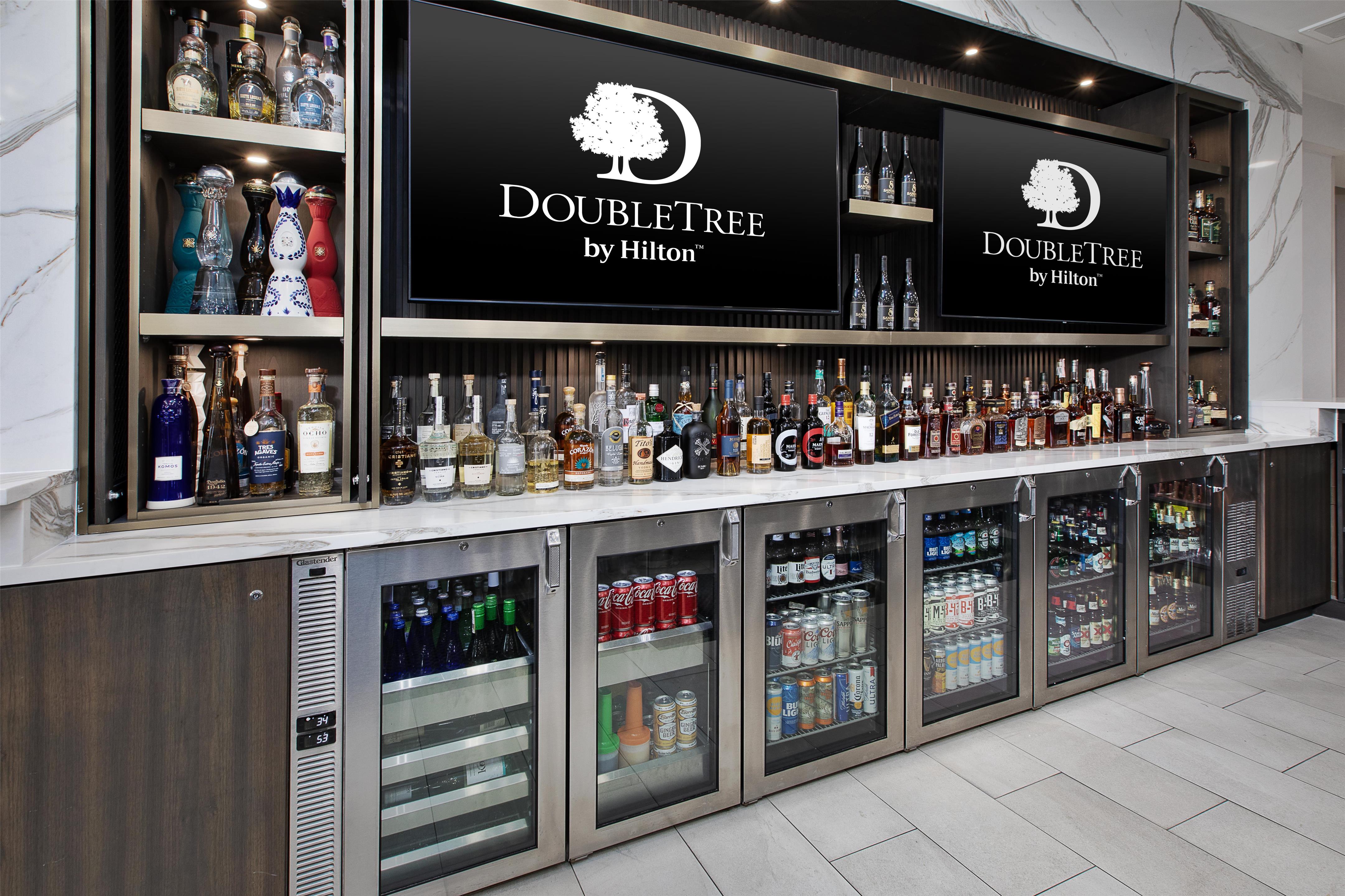 BarLounge | DoubleTree by Hilton Hotel Detroit - Novi