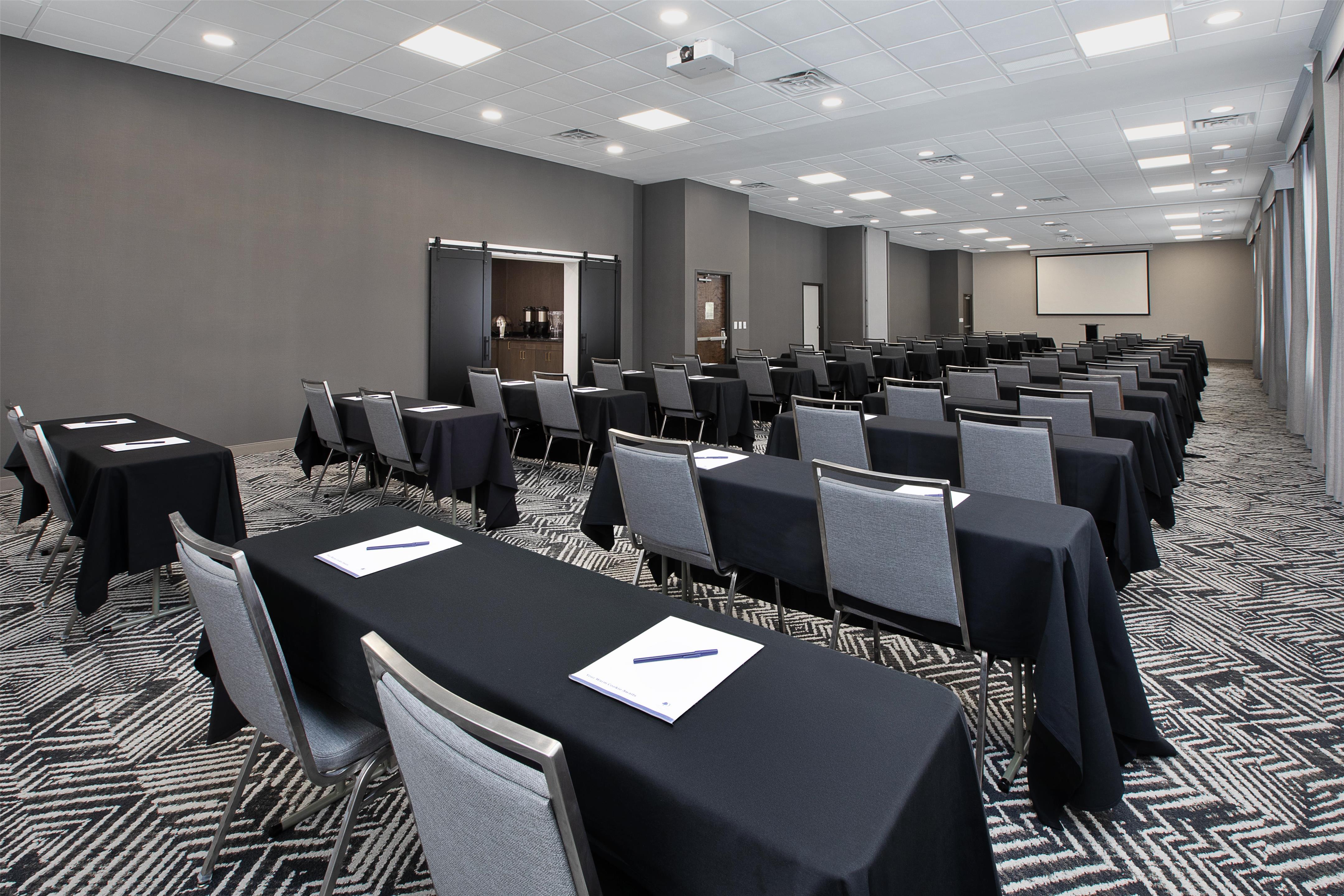 Meeting Room | DoubleTree by Hilton Hotel Detroit - Novi