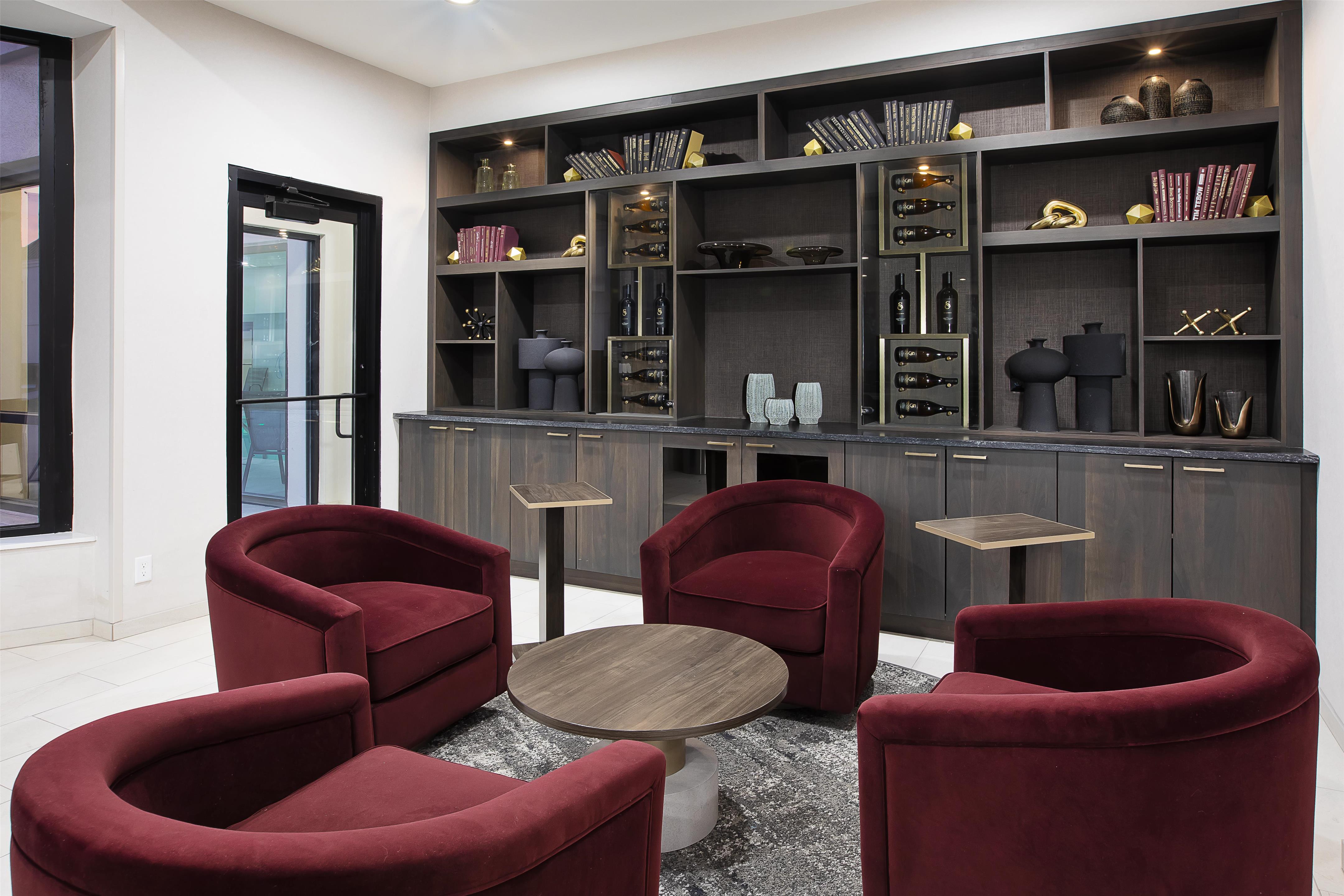 Lobby | DoubleTree by Hilton Hotel Detroit - Novi
