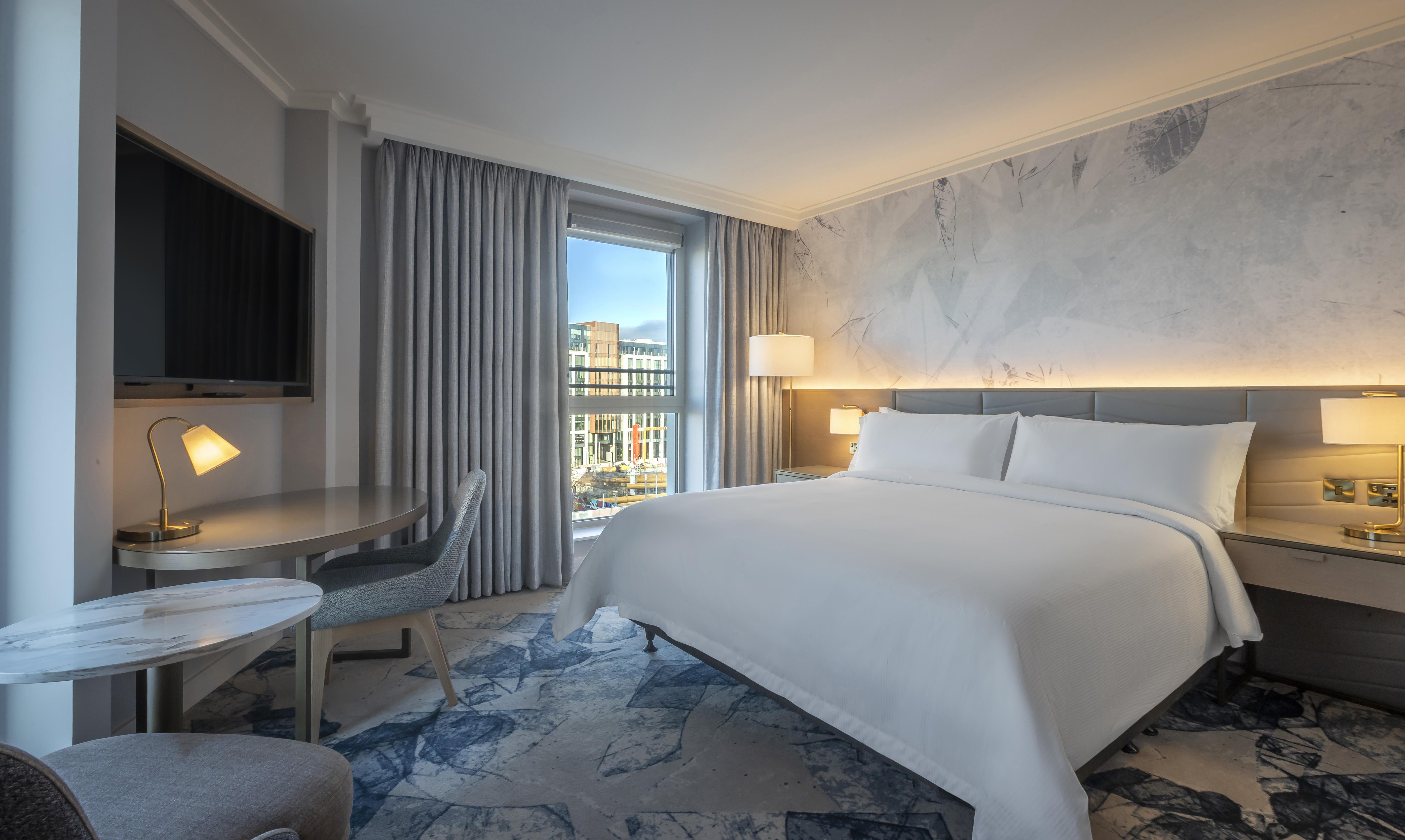 Hilton Dublin Room Type - KING DELUXE CITY VIEW ROOM