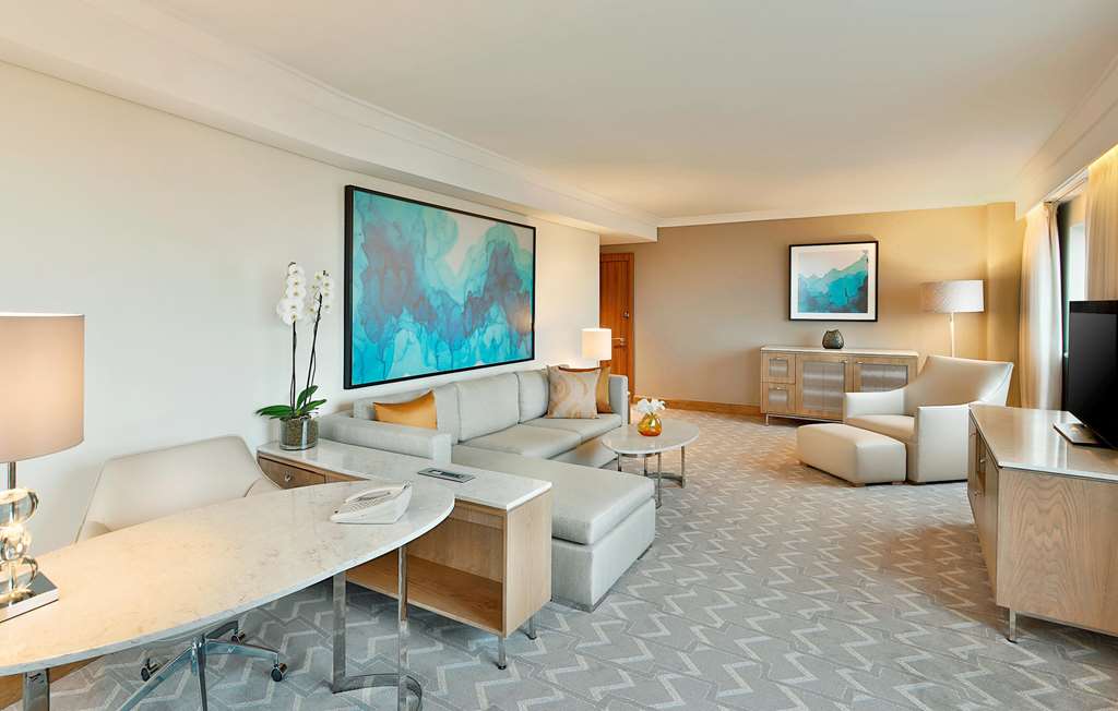 Hilton Durban Room Type - Ambassador Suite