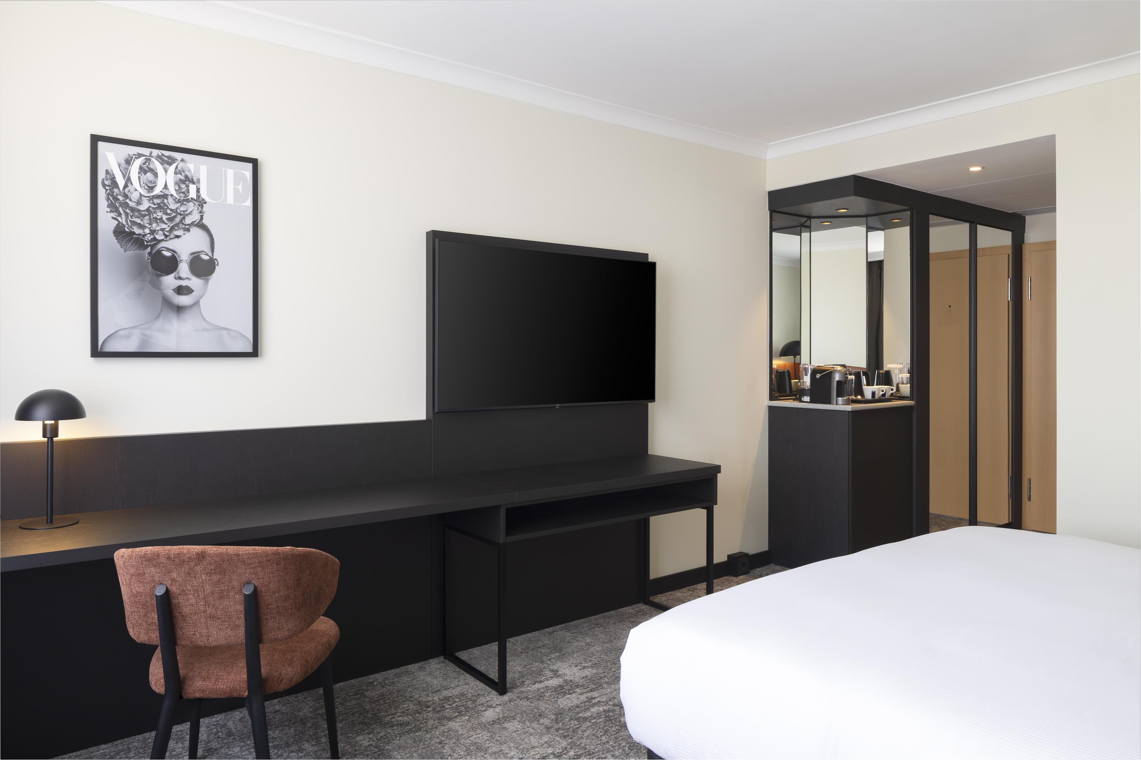 Hilton Dusseldorf Room Type - KING HILTON GUEST ROOM