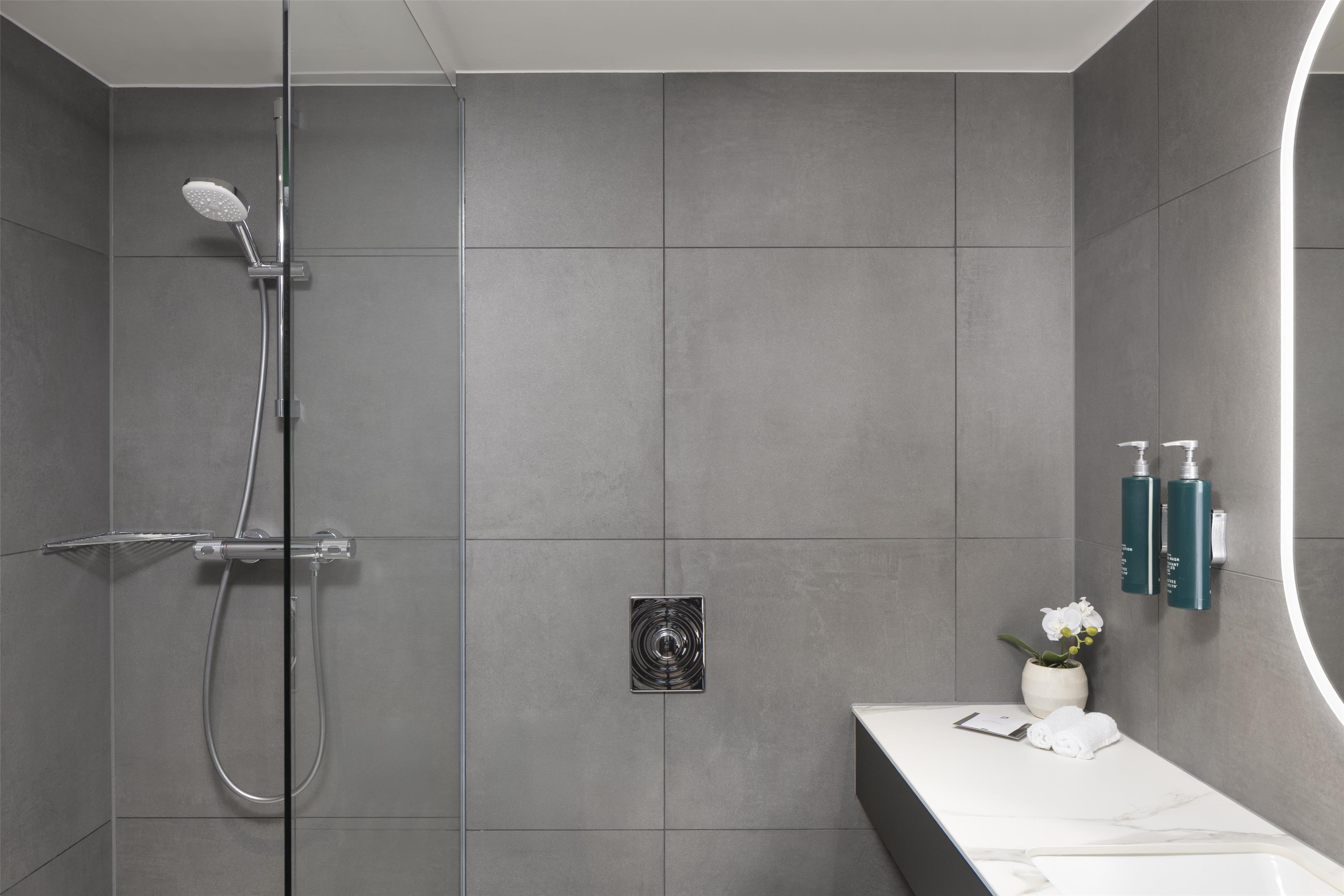 Hilton Dusseldorf Room Type - TWIN EXECUTIVE PREMIUM