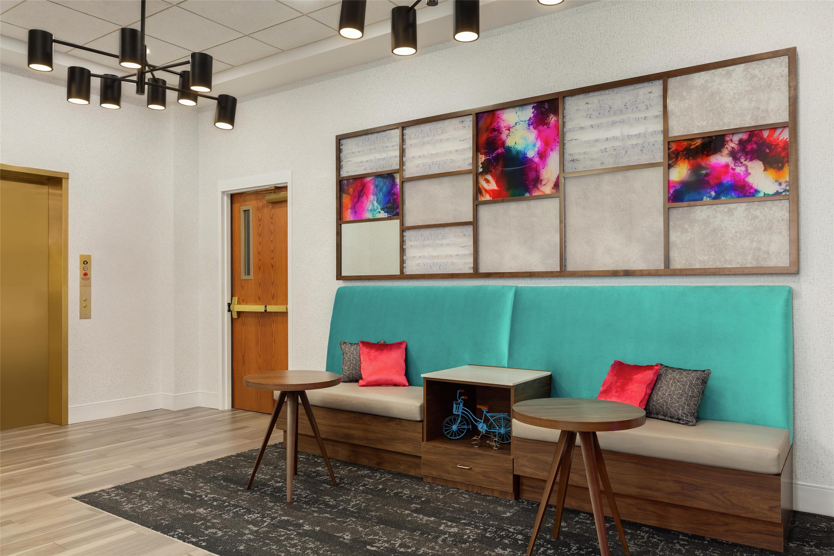 Lobby | Hampton Inn Deadwood at Tin Lizzie Gaming Resort