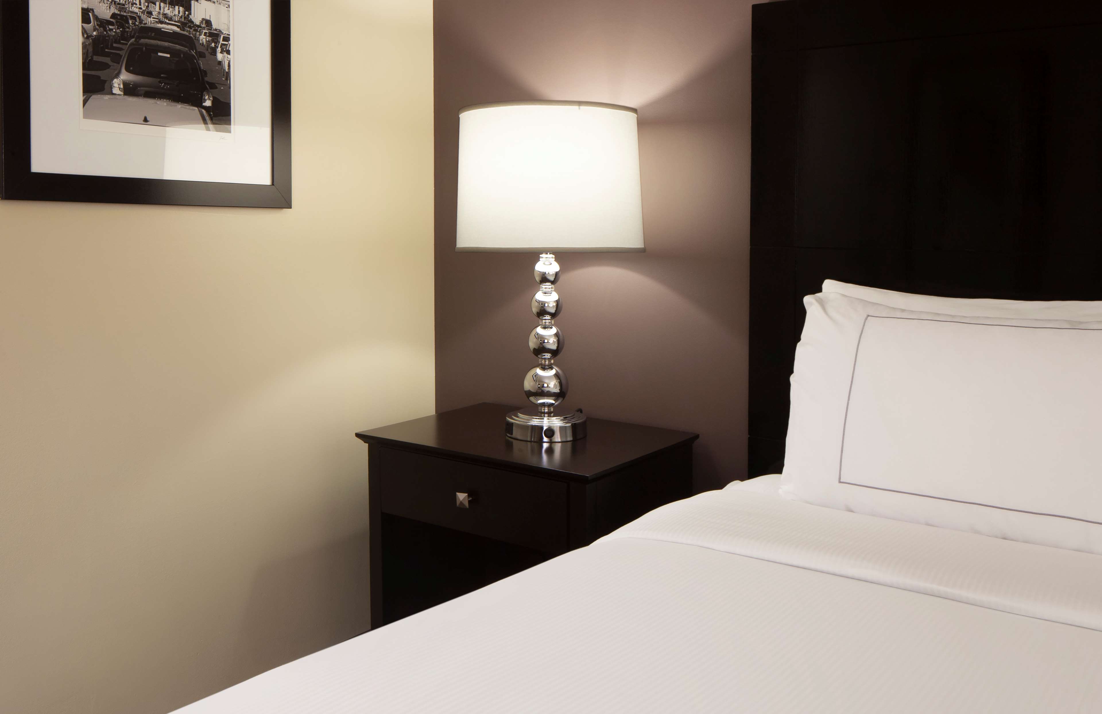 DoubleTree by Hilton El Paso Downtown Room Type - 1 KG MOB ACC RI SHWR