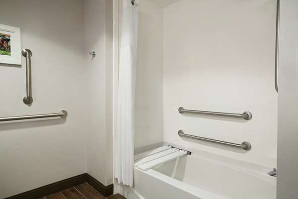  - Hampton Inn & Suites Ephrata