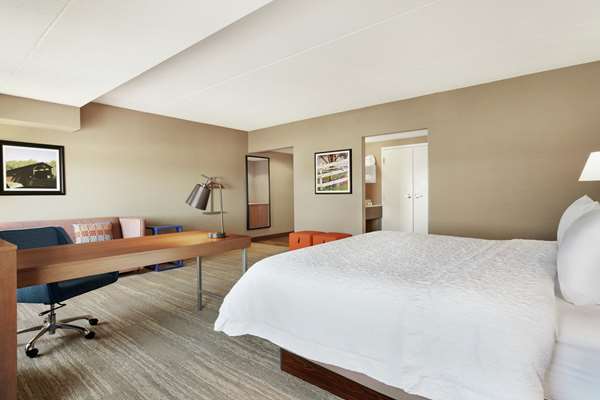 - Hampton Inn & Suites Ephrata