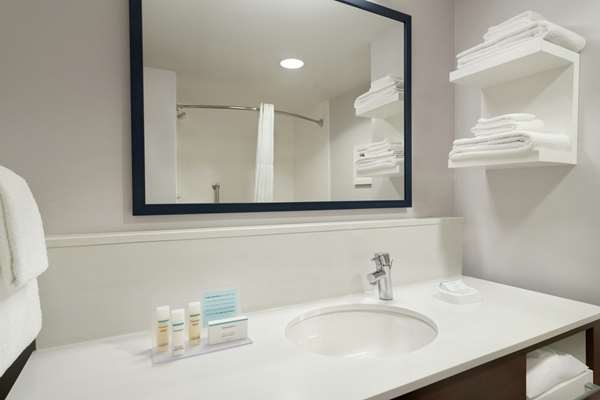  - Hampton Inn & Suites Ephrata