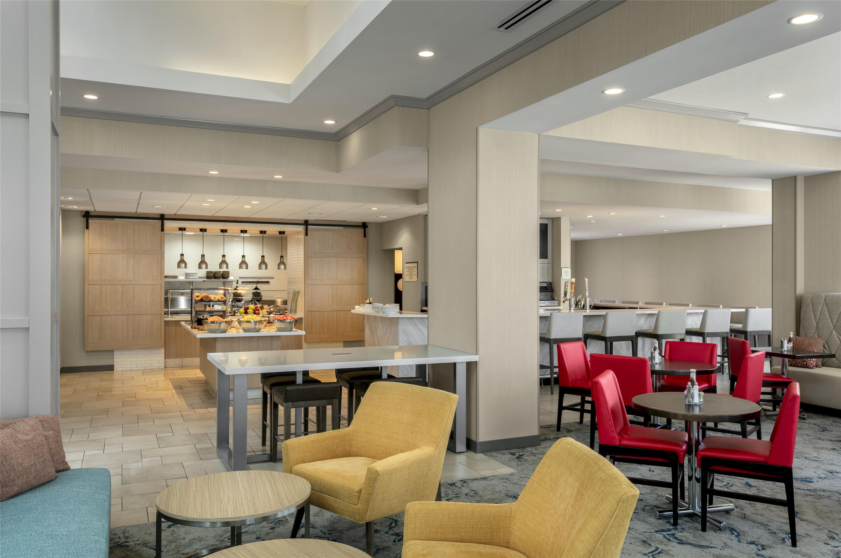 Breakfast Area | Hilton Garden Inn Eugene/Springfield
