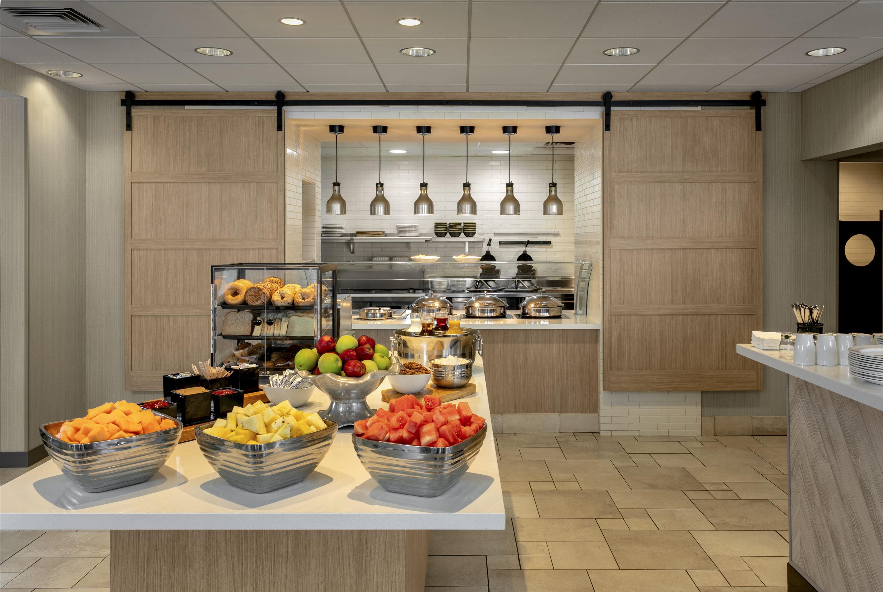 Breakfast Area | Hilton Garden Inn Eugene/Springfield