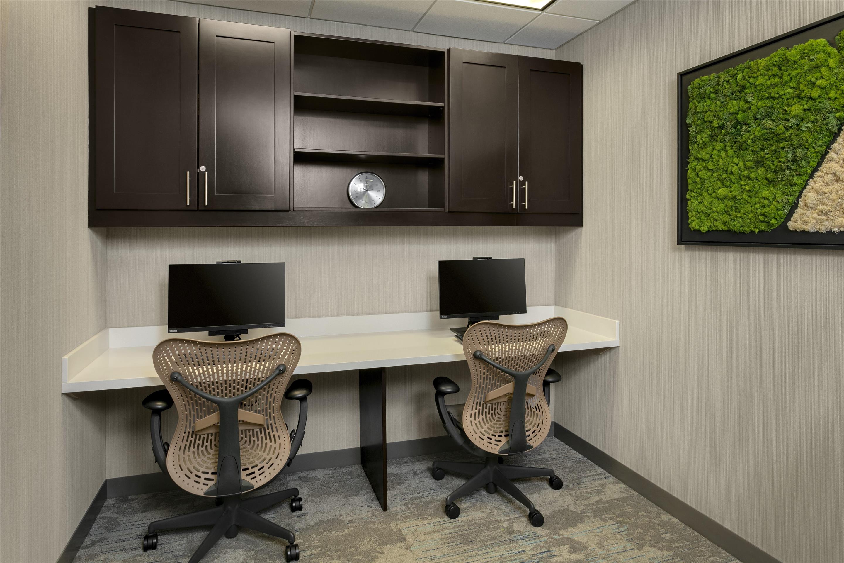 Business Center | Hilton Garden Inn Eugene/Springfield