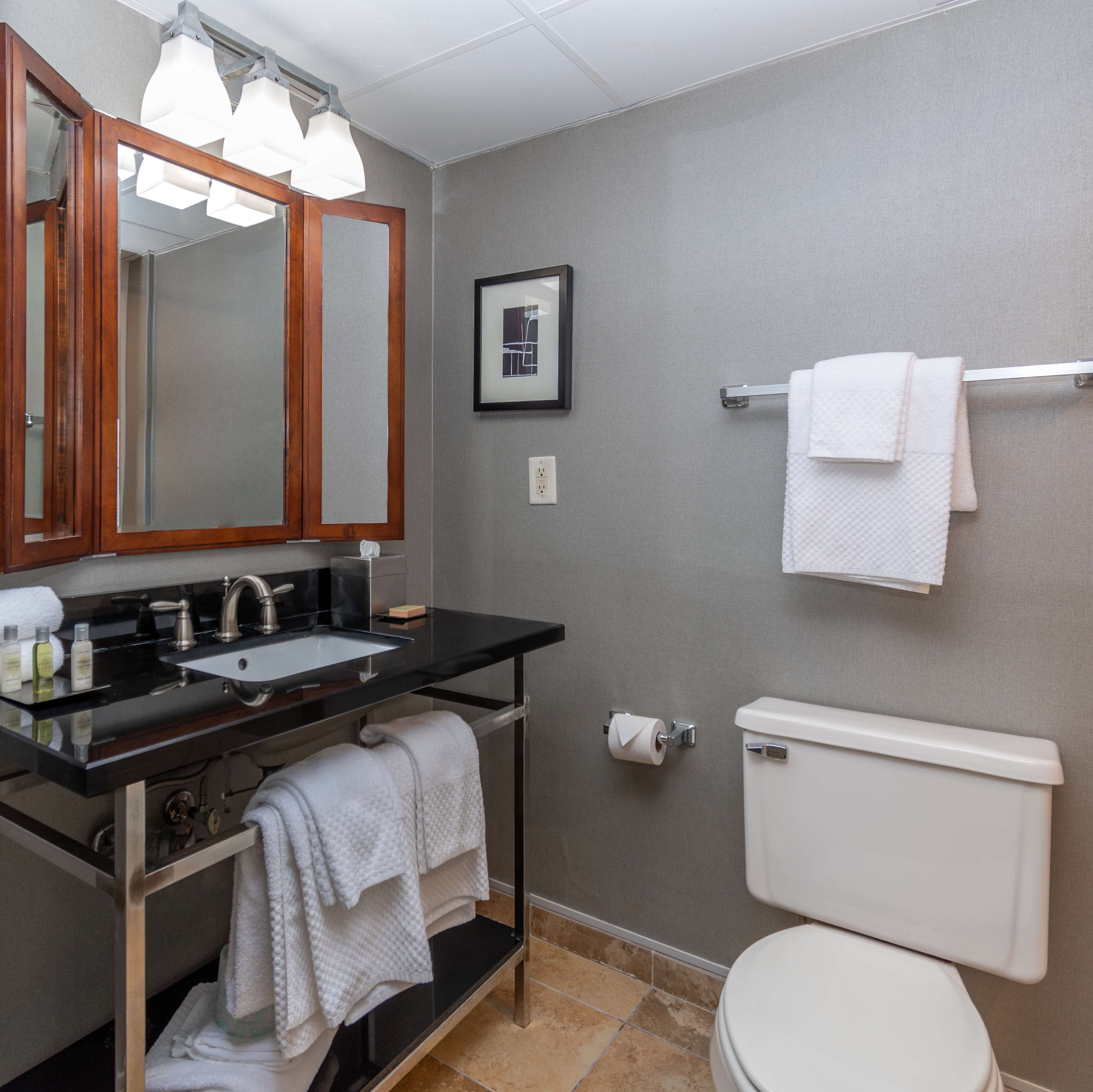 DoubleTree by Hilton Hotel New Bern Riverfront Room Type - 2 DOUBLES RIVER VW NONSMOK