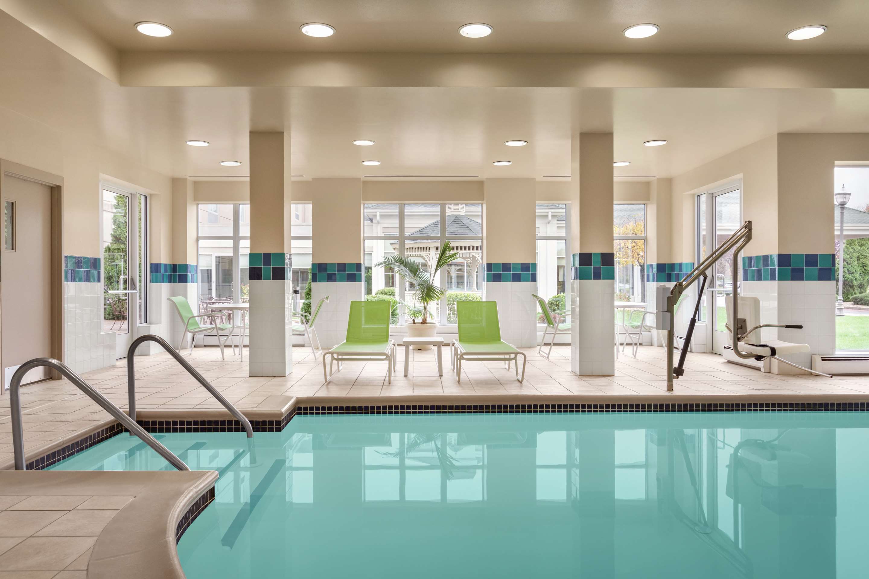 Pool | Hilton Garden Inn Bridgewater