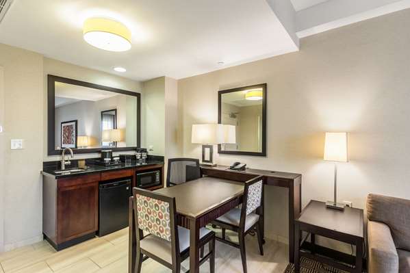  - Embassy Suites Newark Airport Elizabeth - I-95, Exit 13A