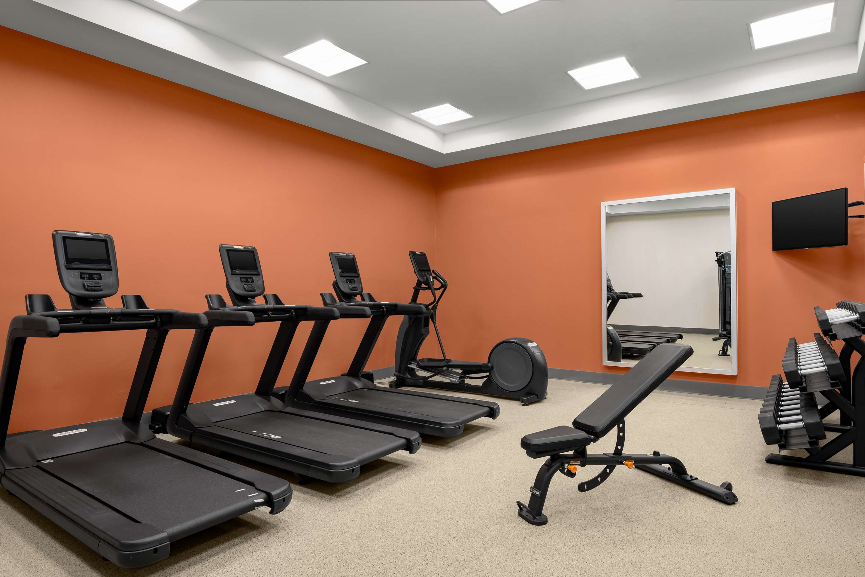 Health club fitness center gym | Embassy Suites Newark Airport