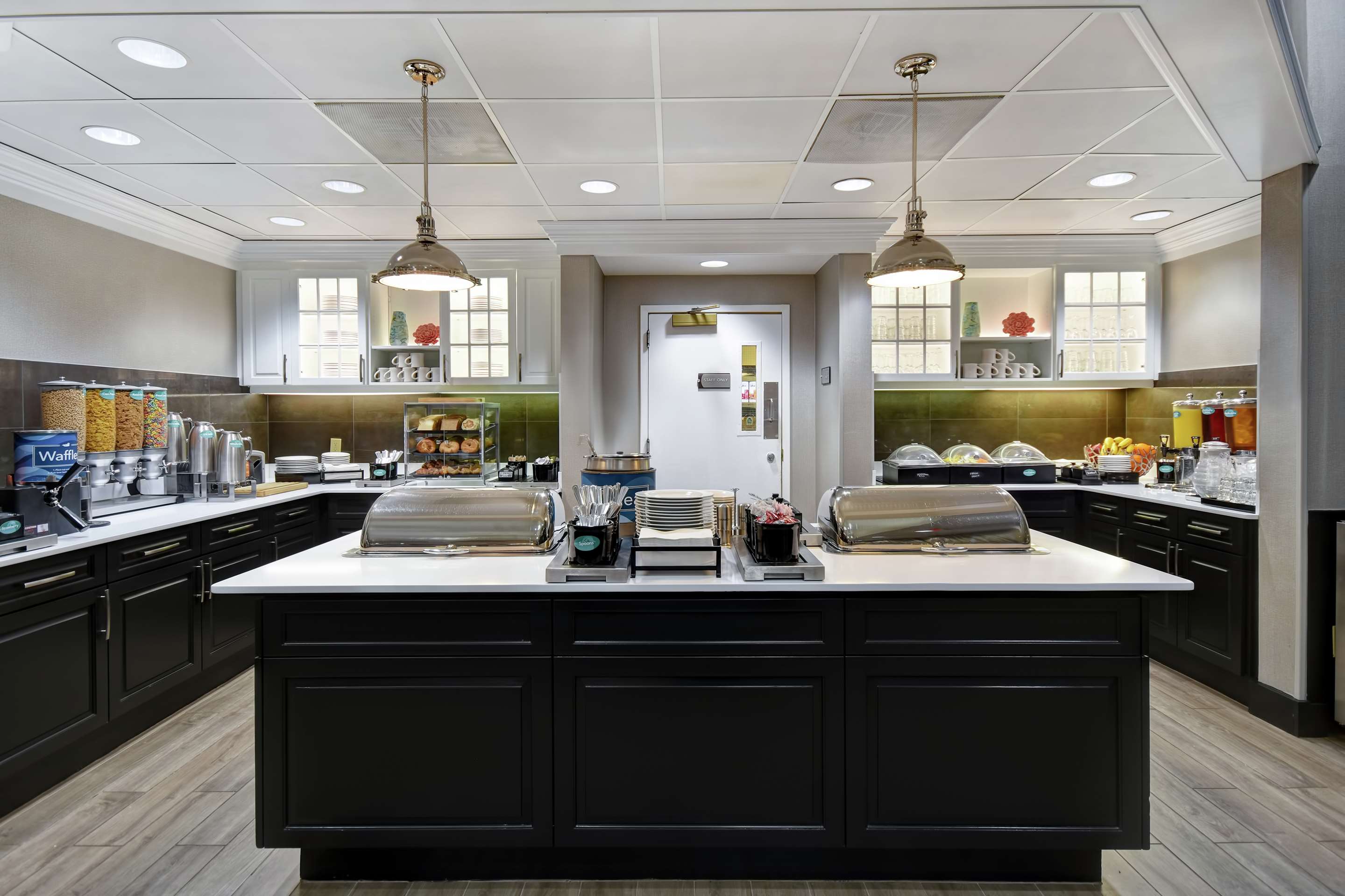 Breakfast Area | Homewood Suites by Hilton Edgewater