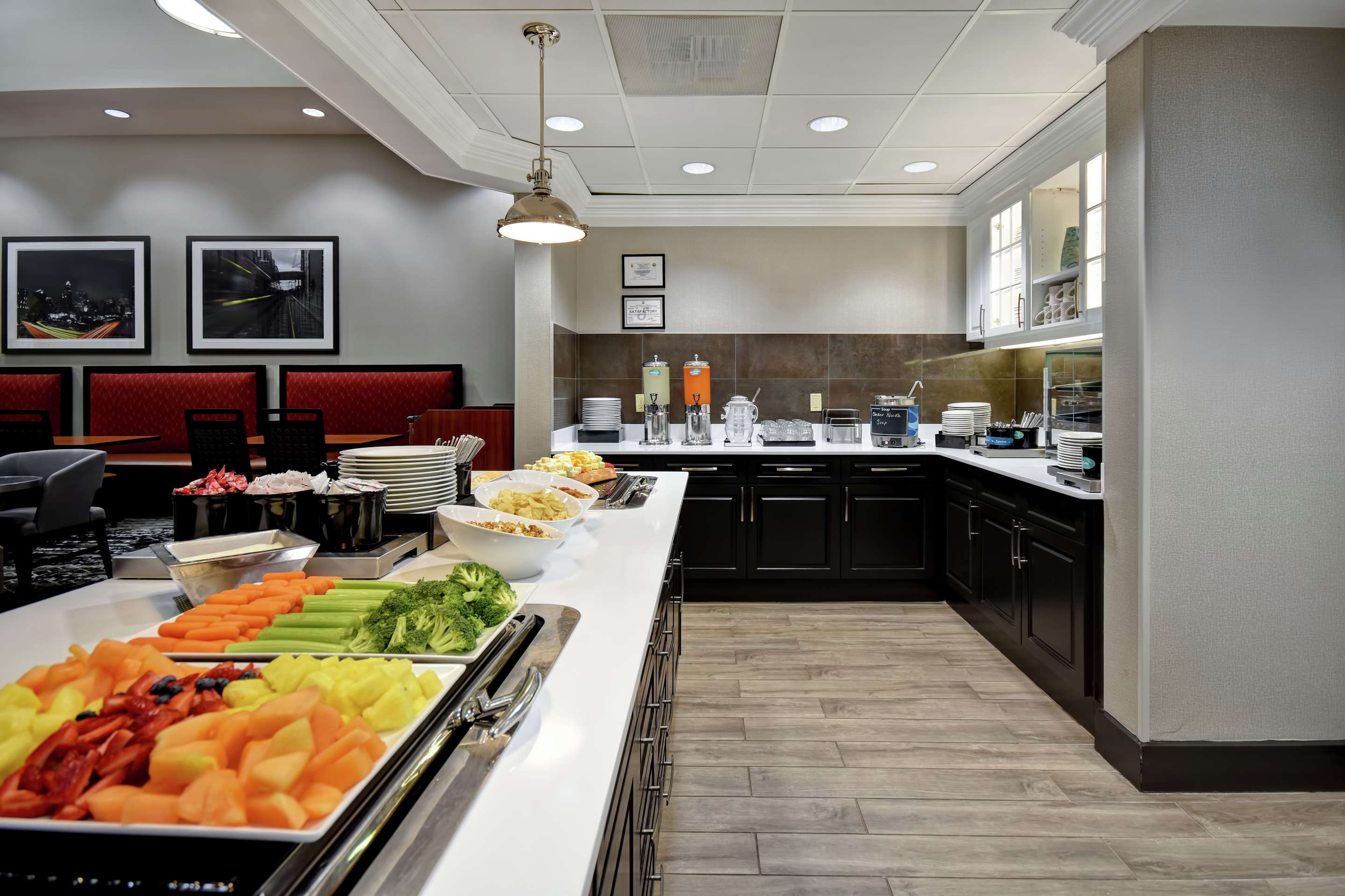 Breakfast Area | Homewood Suites by Hilton Edgewater