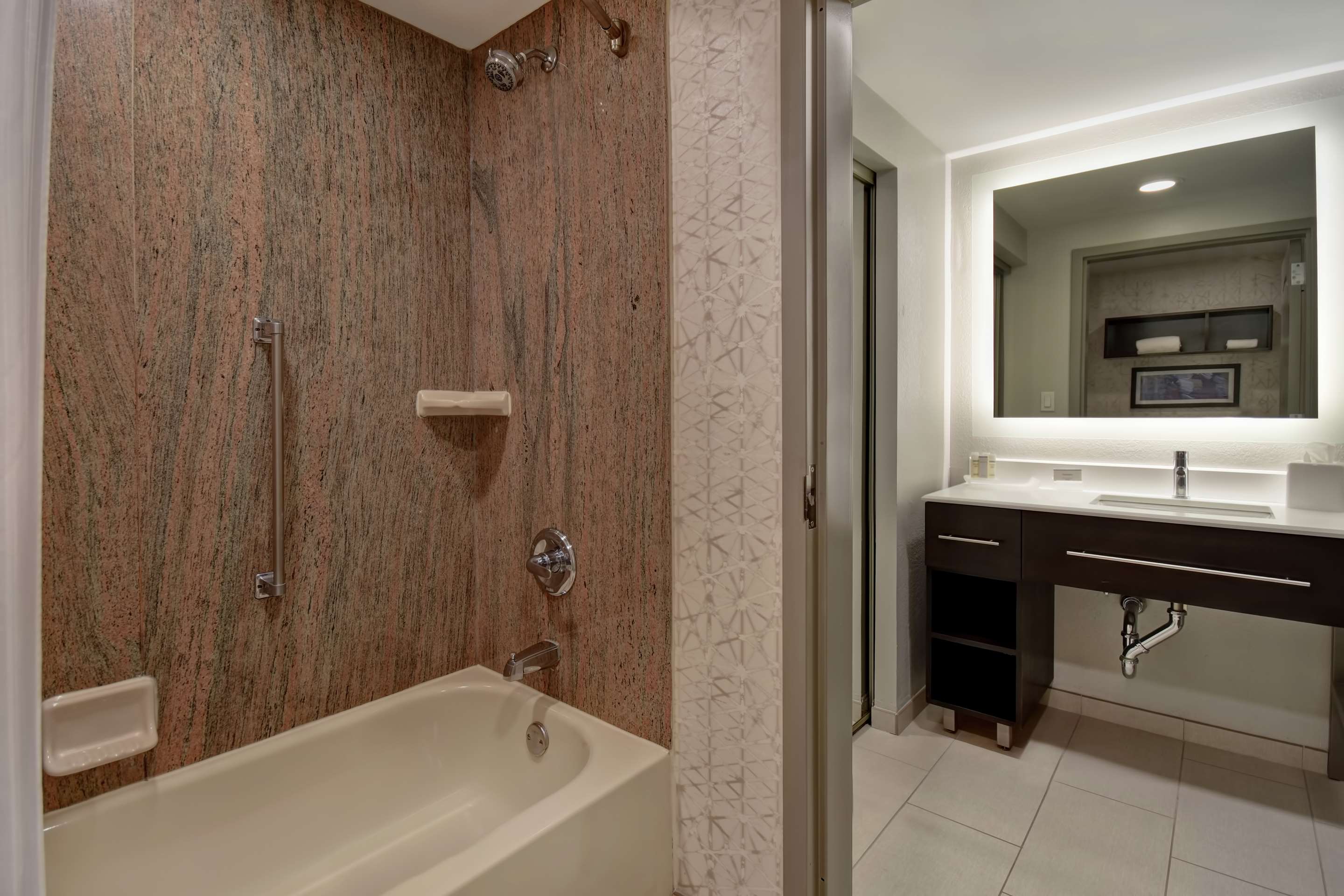 Guest room bath