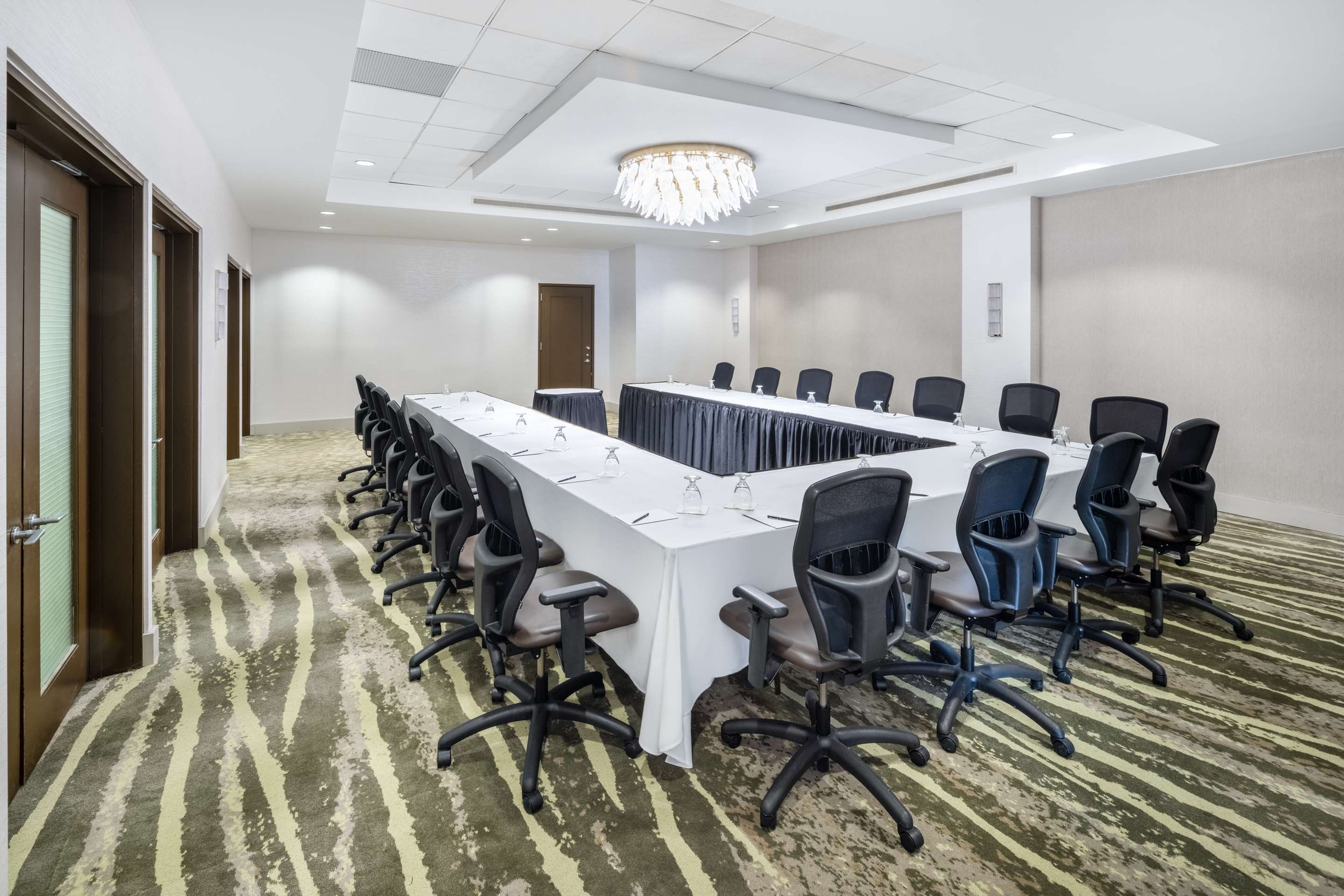 Meeting Room | Hilton Hasbrouck Heights/Meadowlands